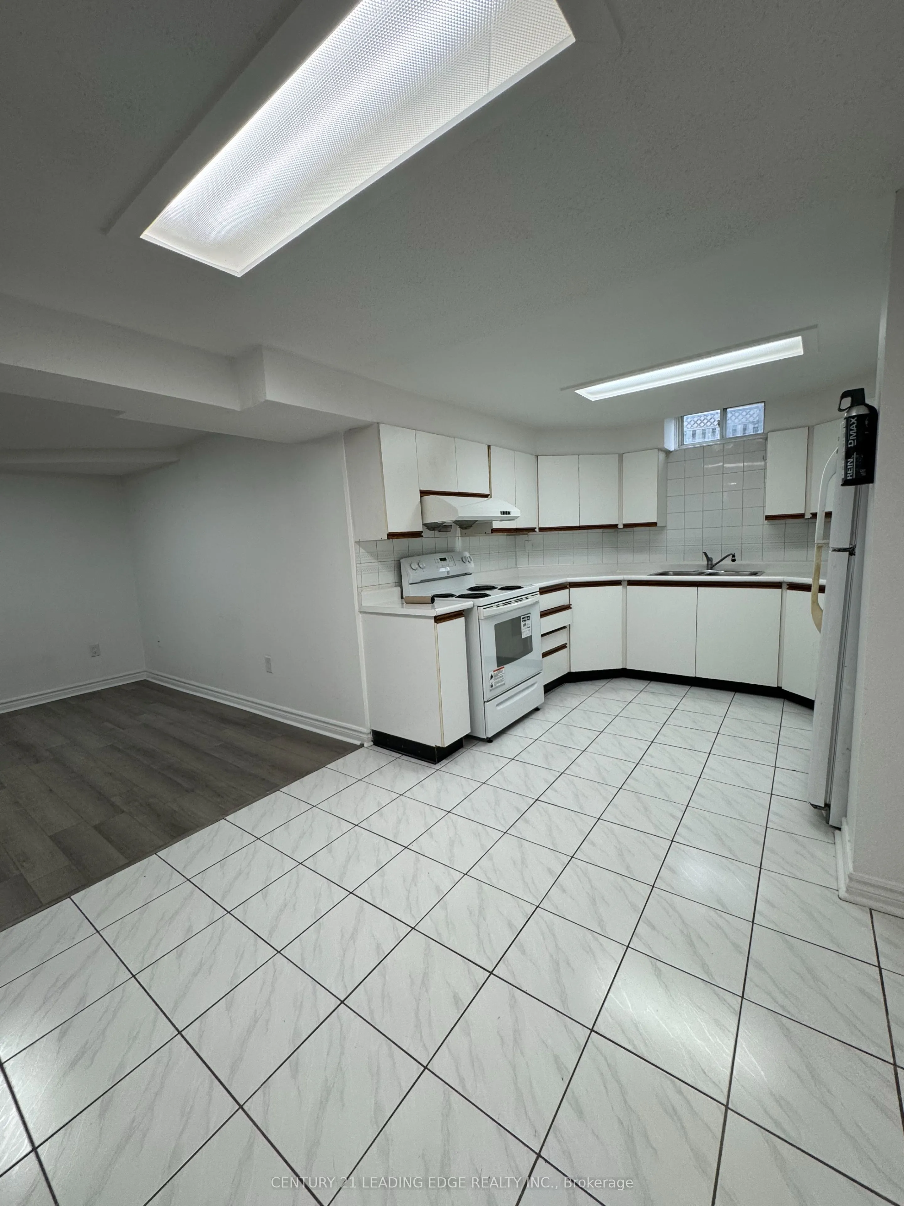 18 COLERAINE Avenue, #BSMT