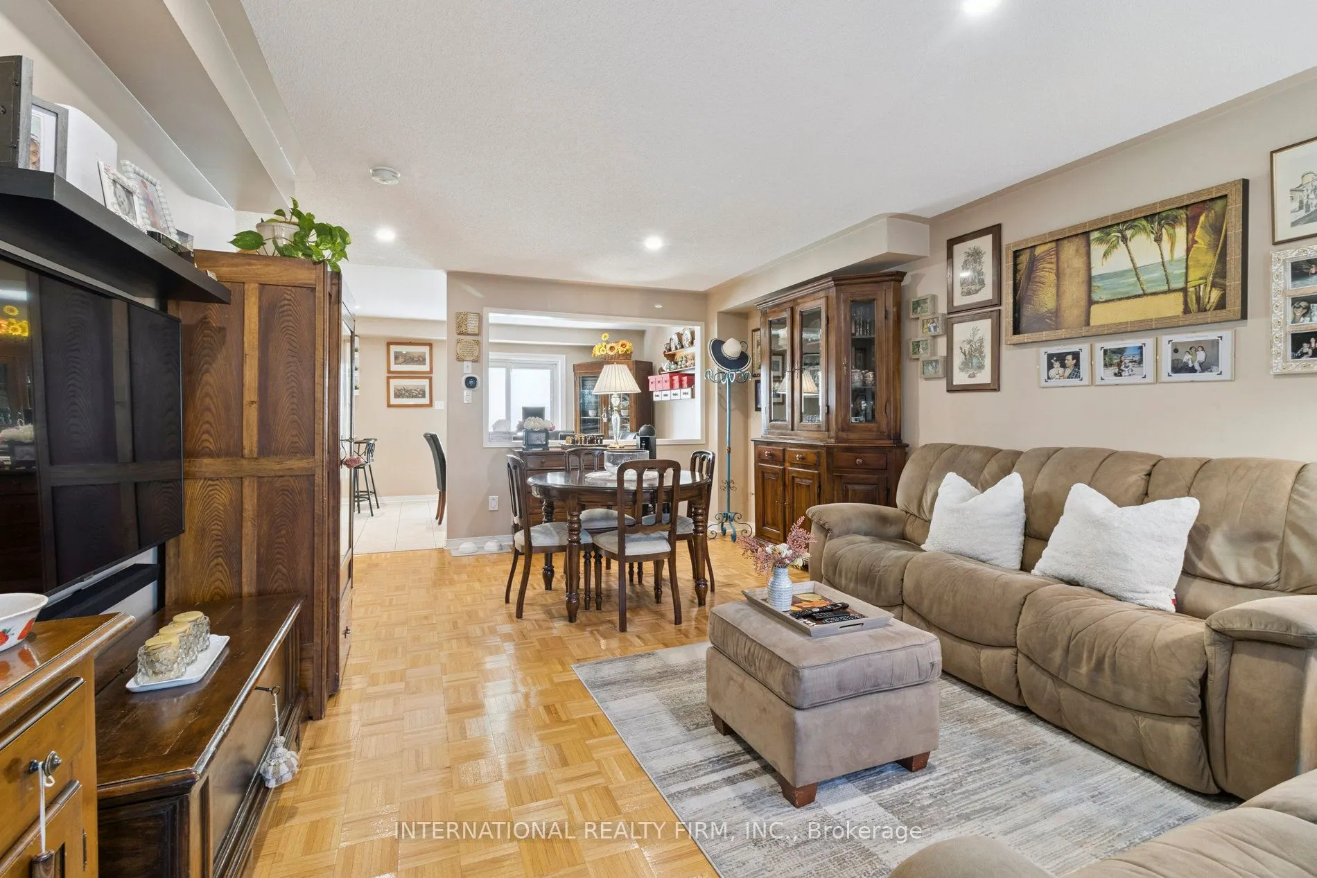 76 Timberwolf Crescent