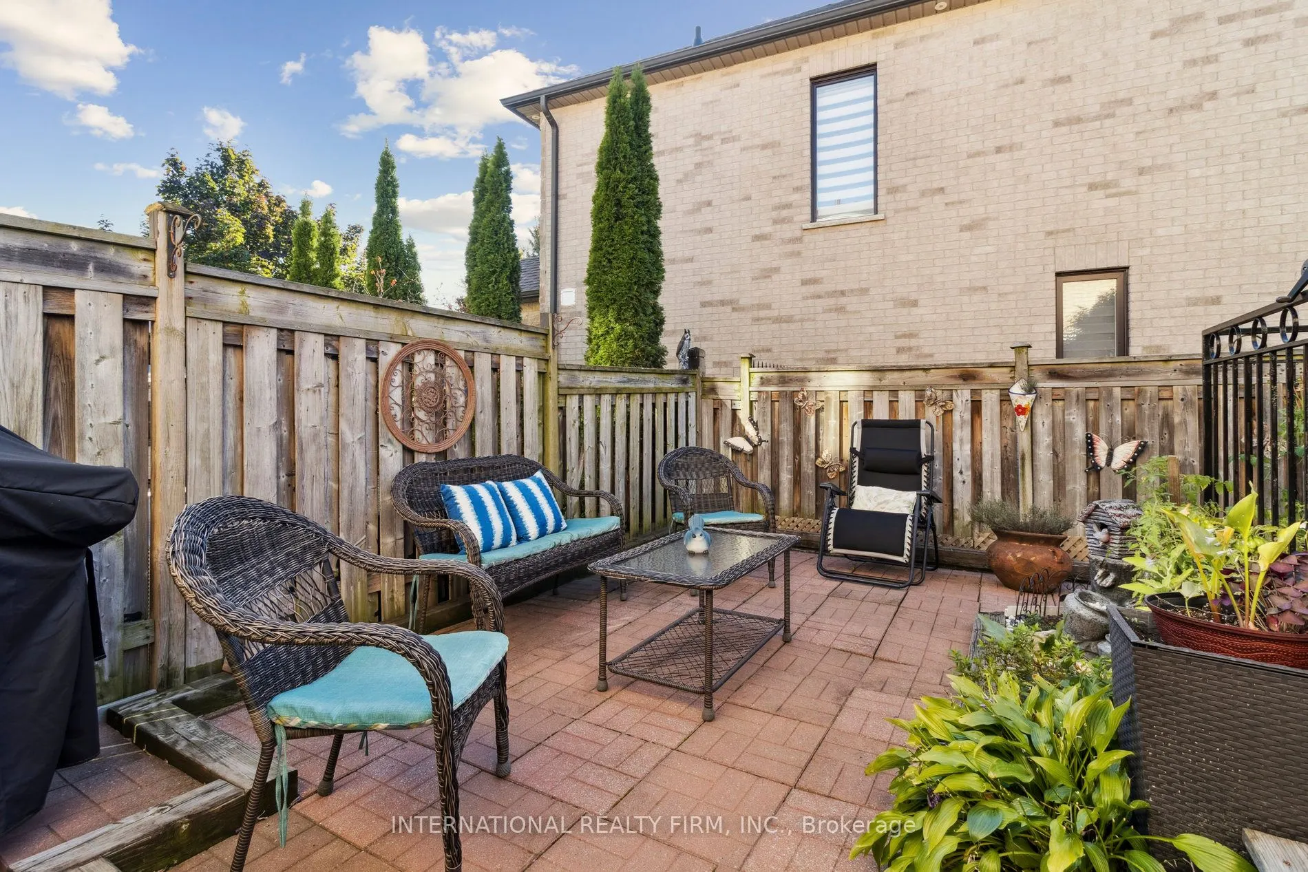 76 Timberwolf Crescent