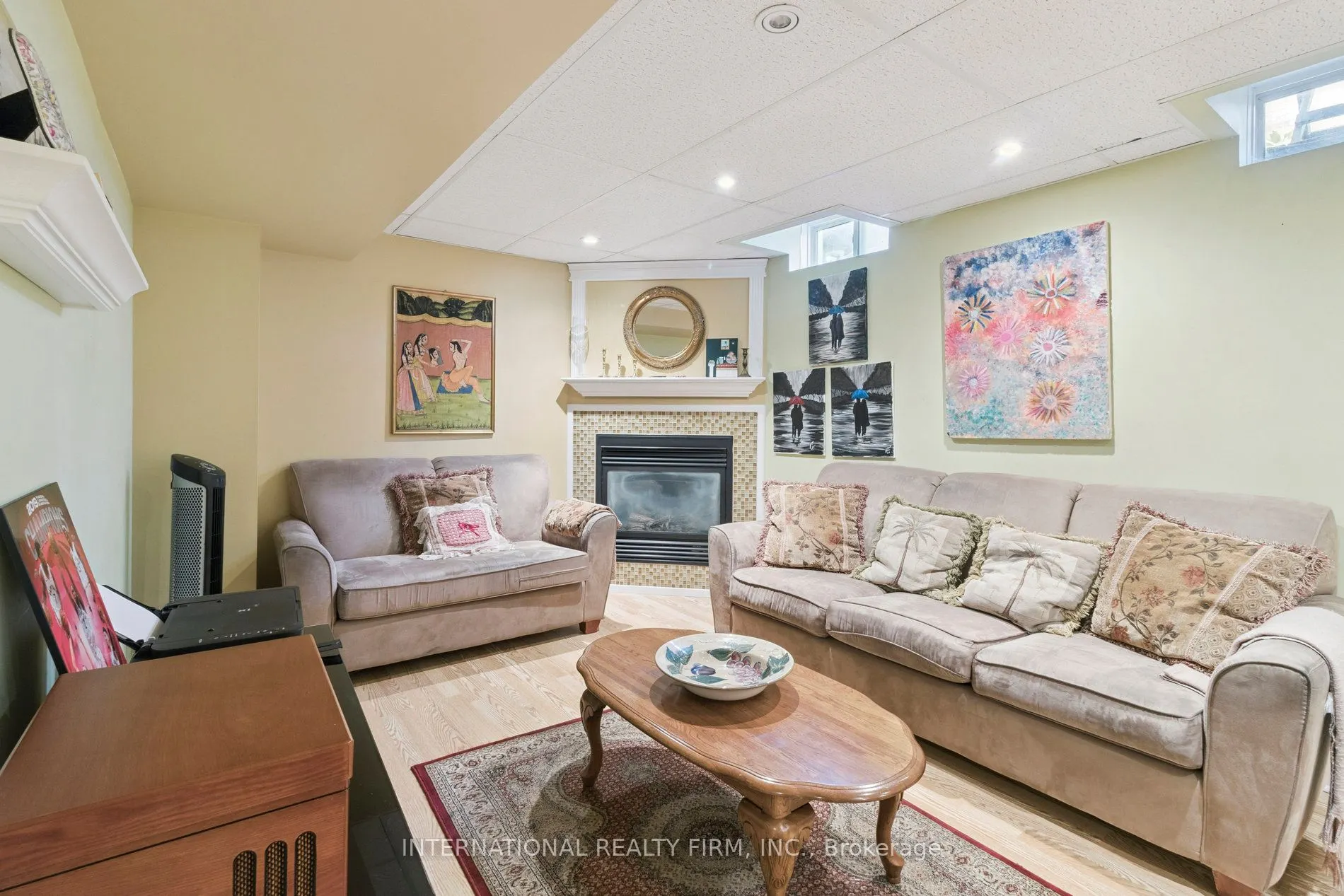 76 Timberwolf Crescent