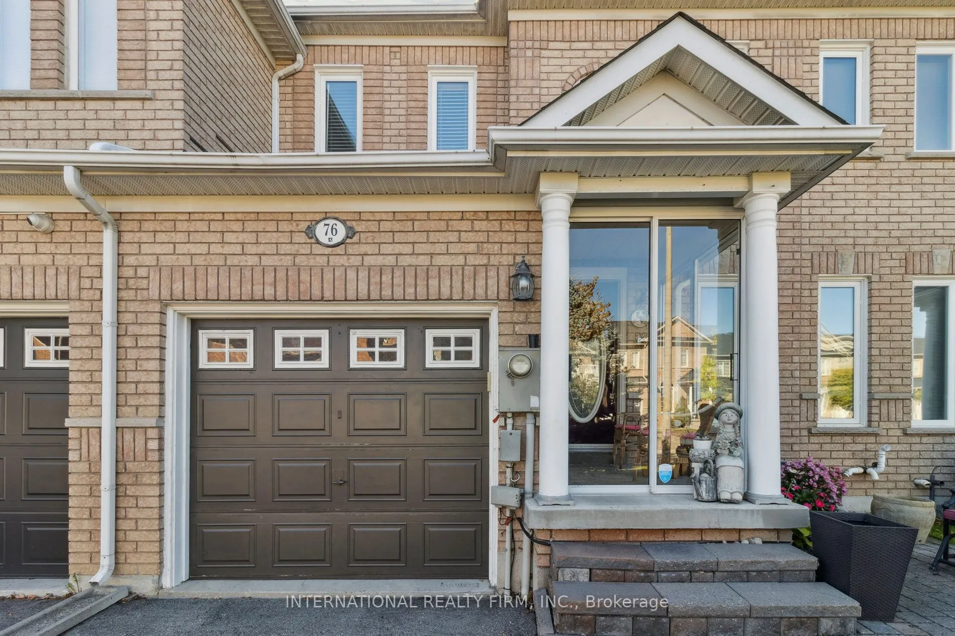 76 Timberwolf Crescent