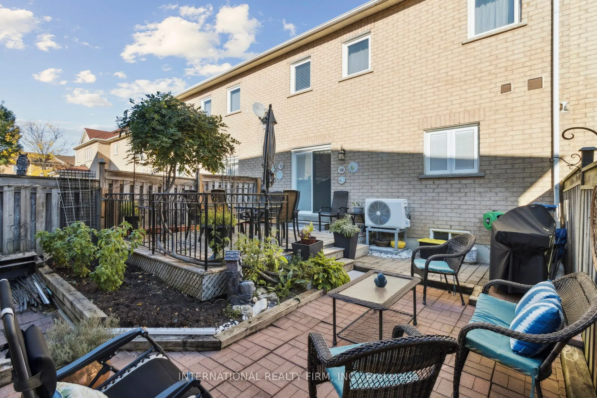 76 Timberwolf Crescent