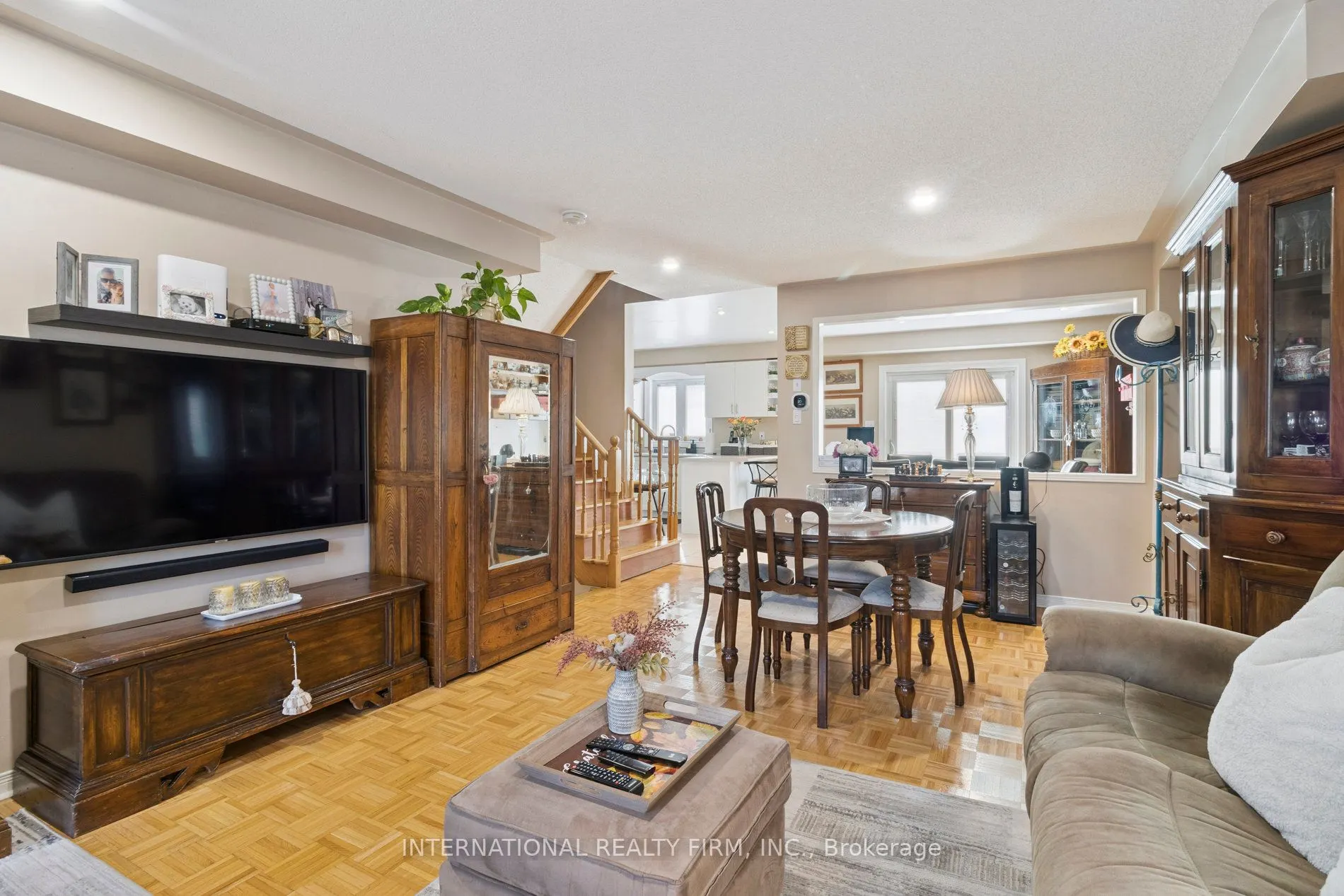 76 Timberwolf Crescent