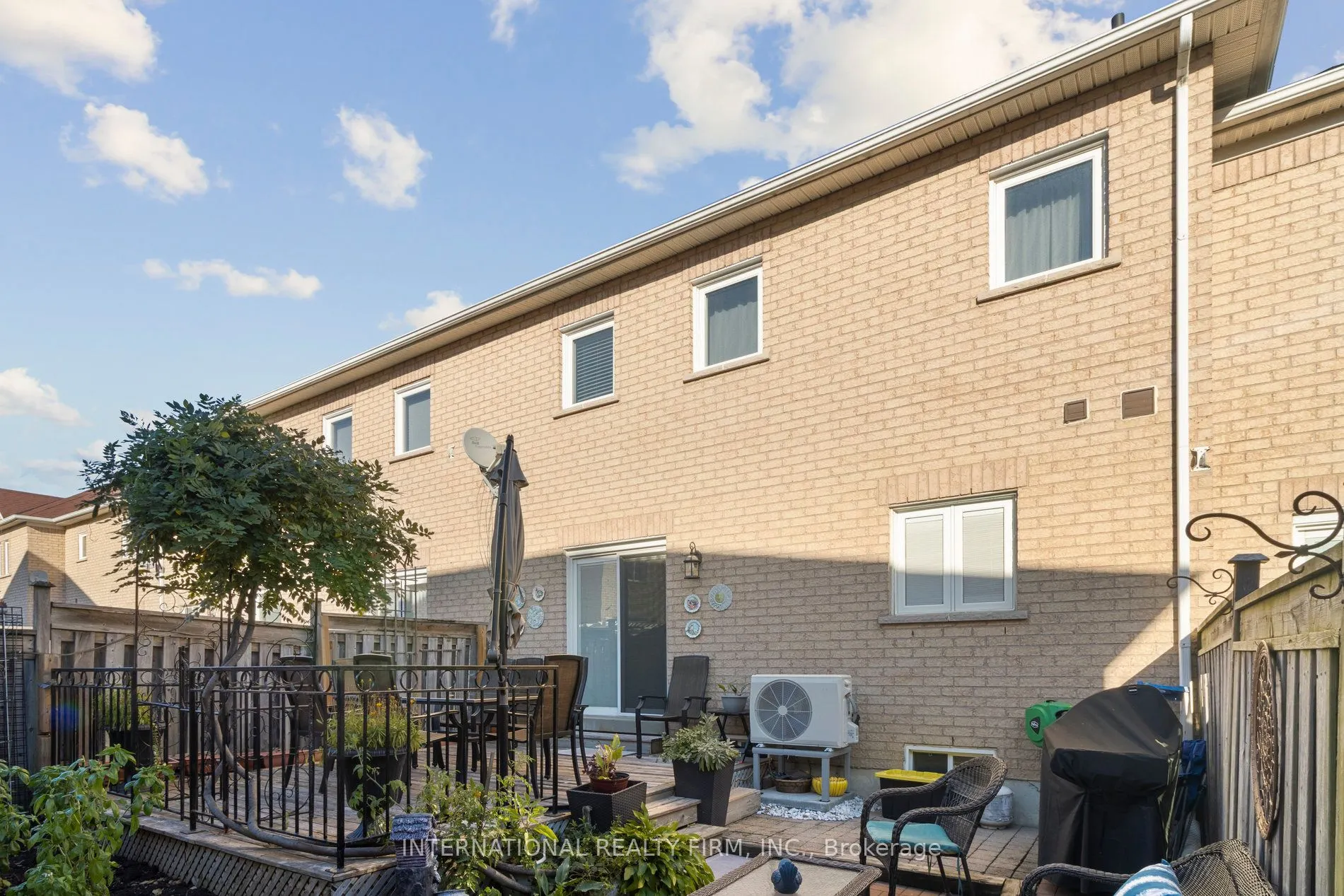 76 Timberwolf Crescent