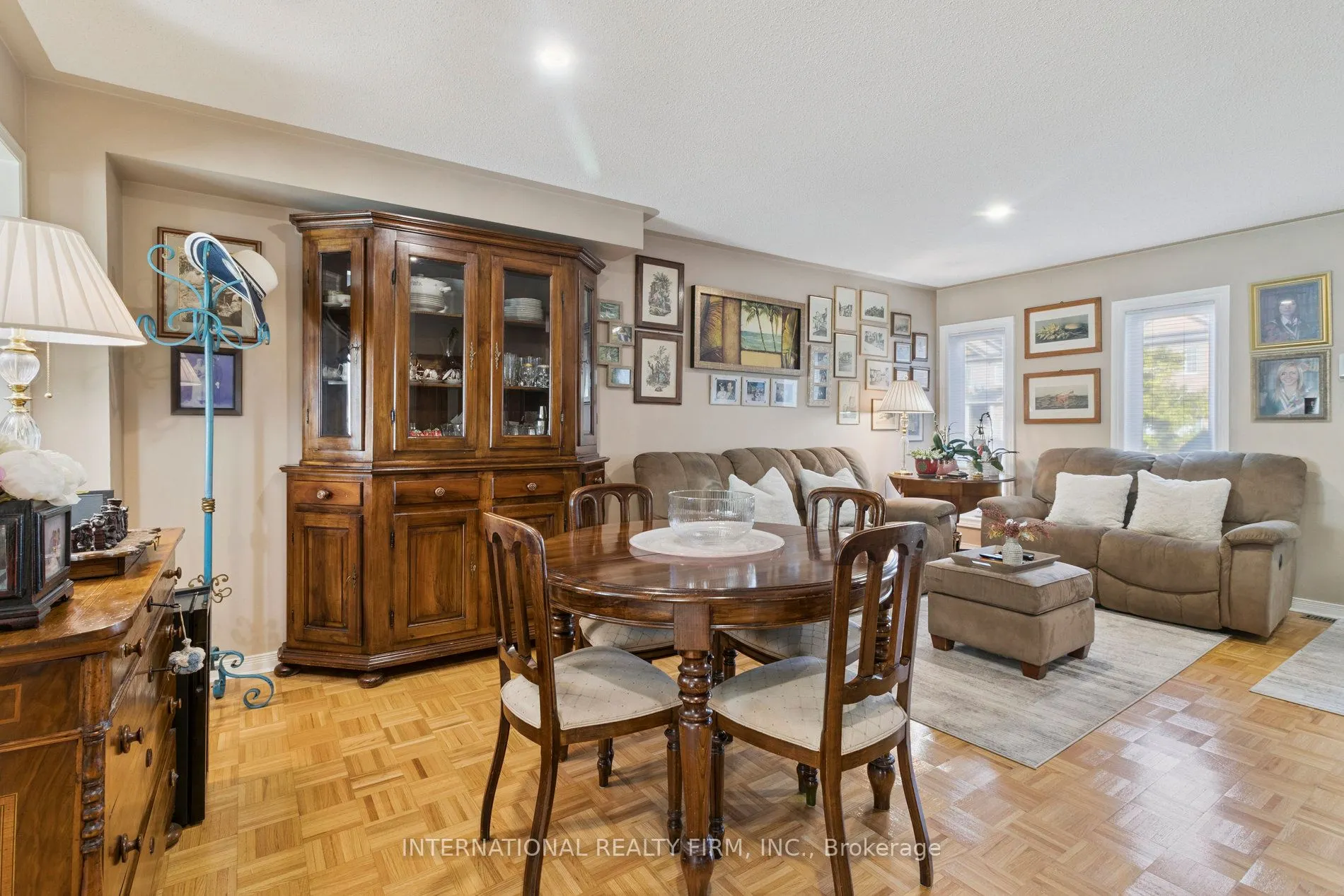 76 Timberwolf Crescent