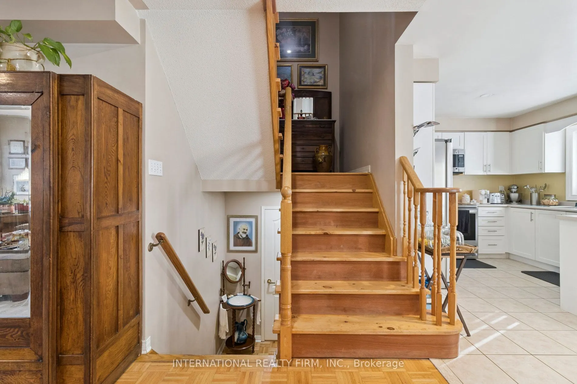 76 Timberwolf Crescent