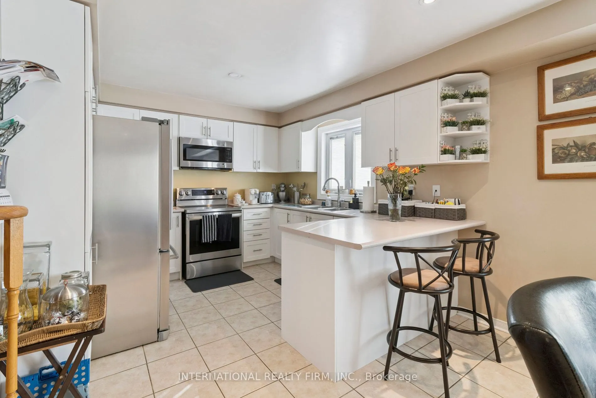76 Timberwolf Crescent
