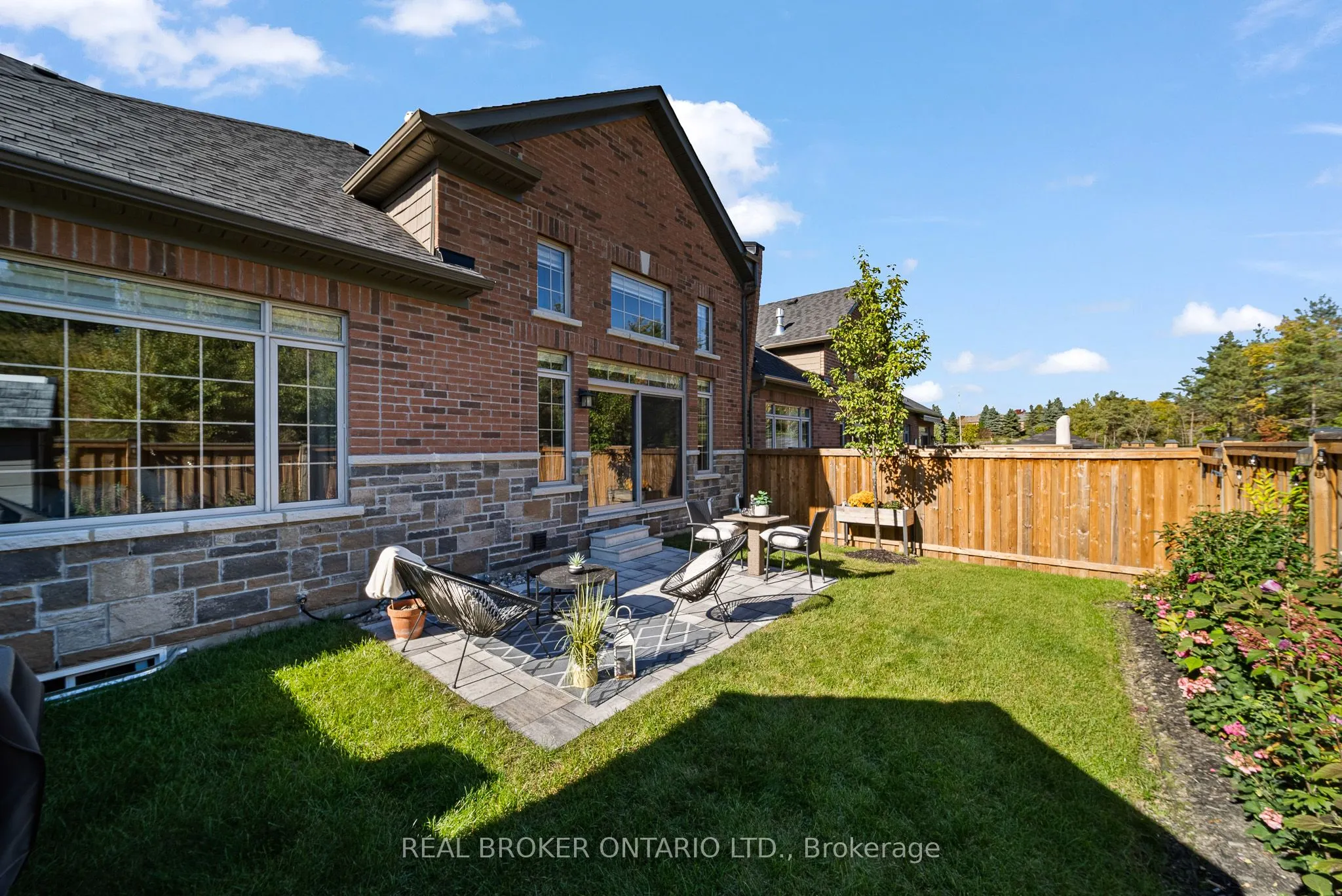 11 Howard Williams Court