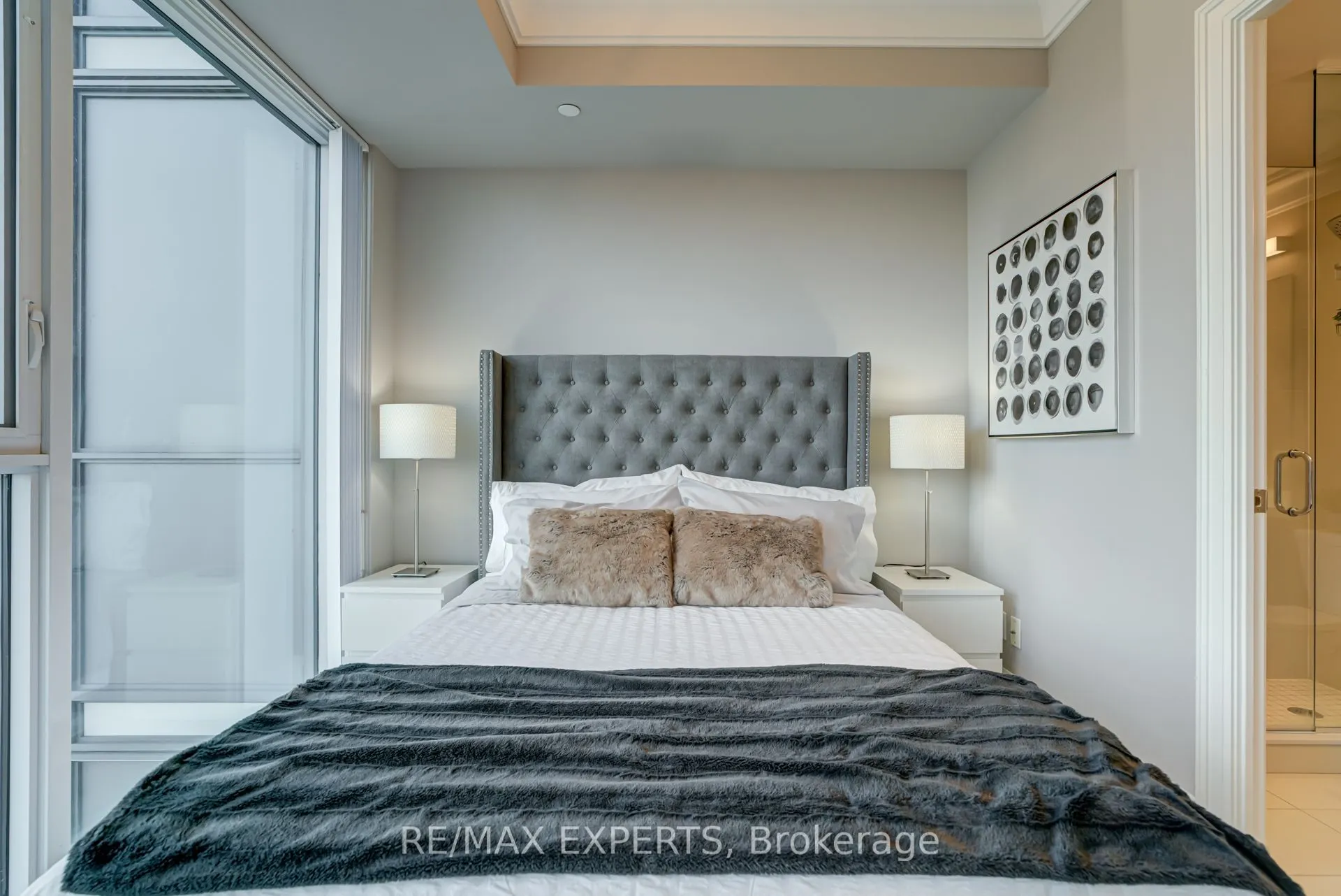 7895 Jane Street, #2106