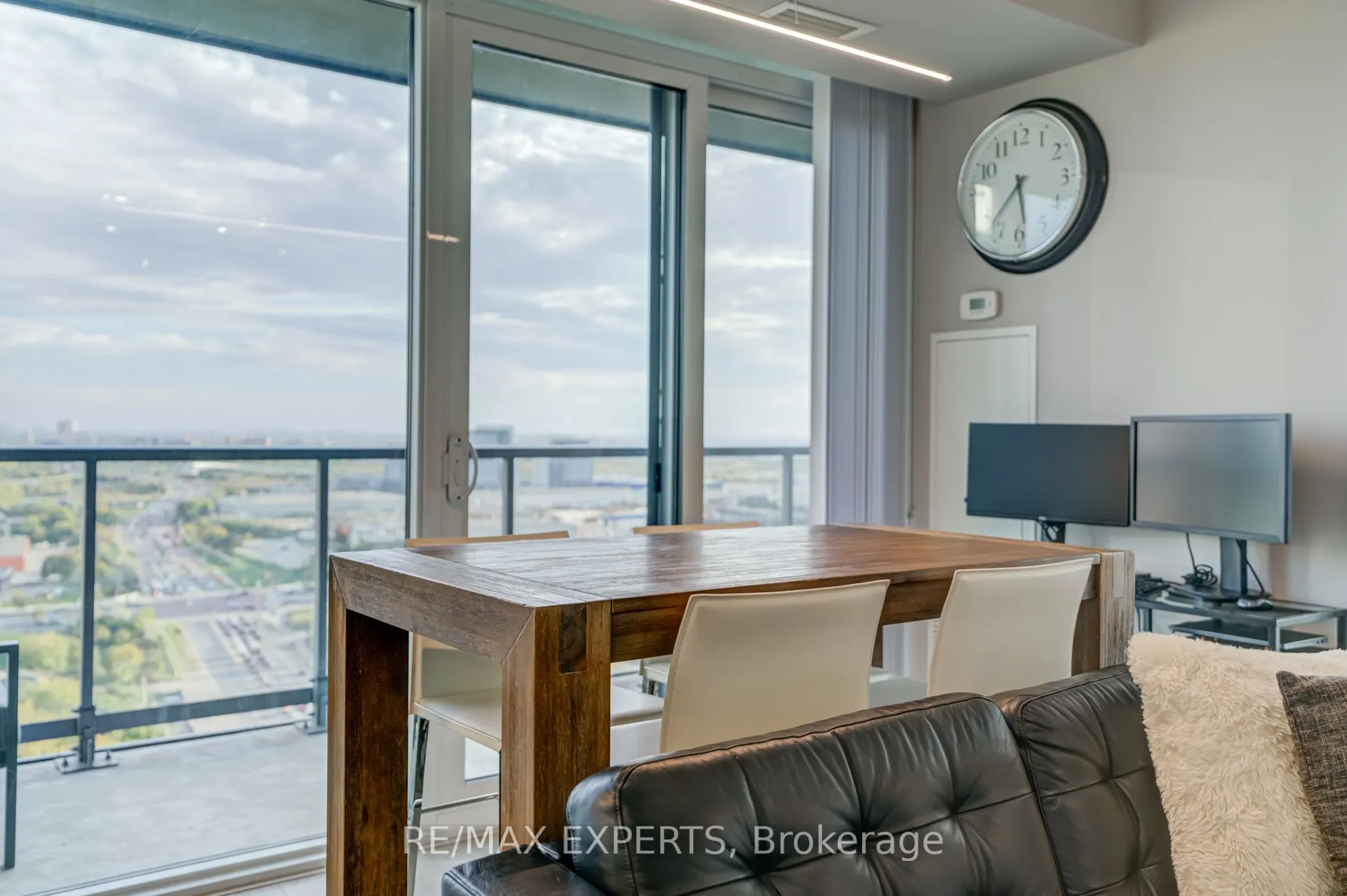 7895 Jane Street, #2106