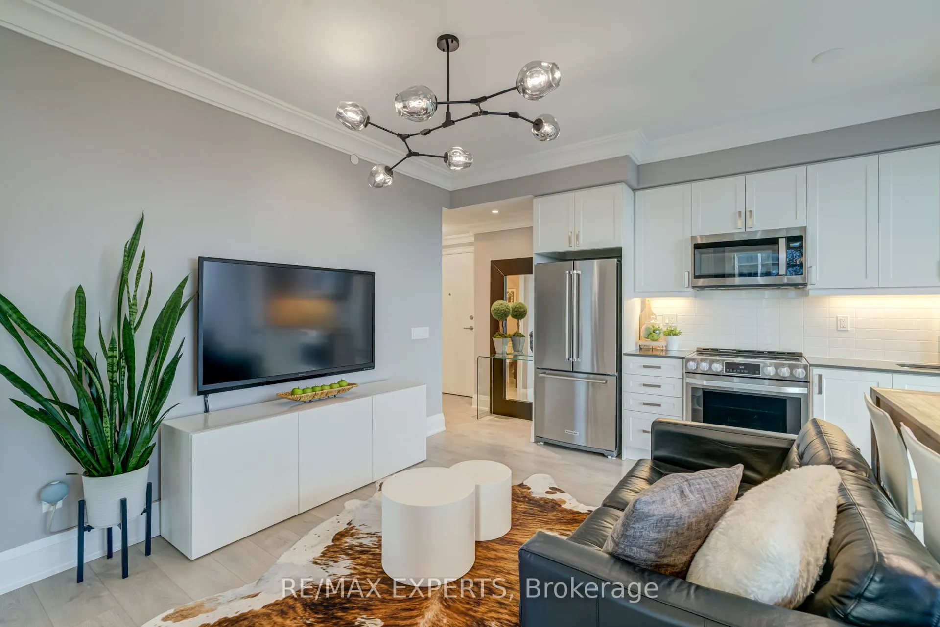 7895 Jane Street, #2106
