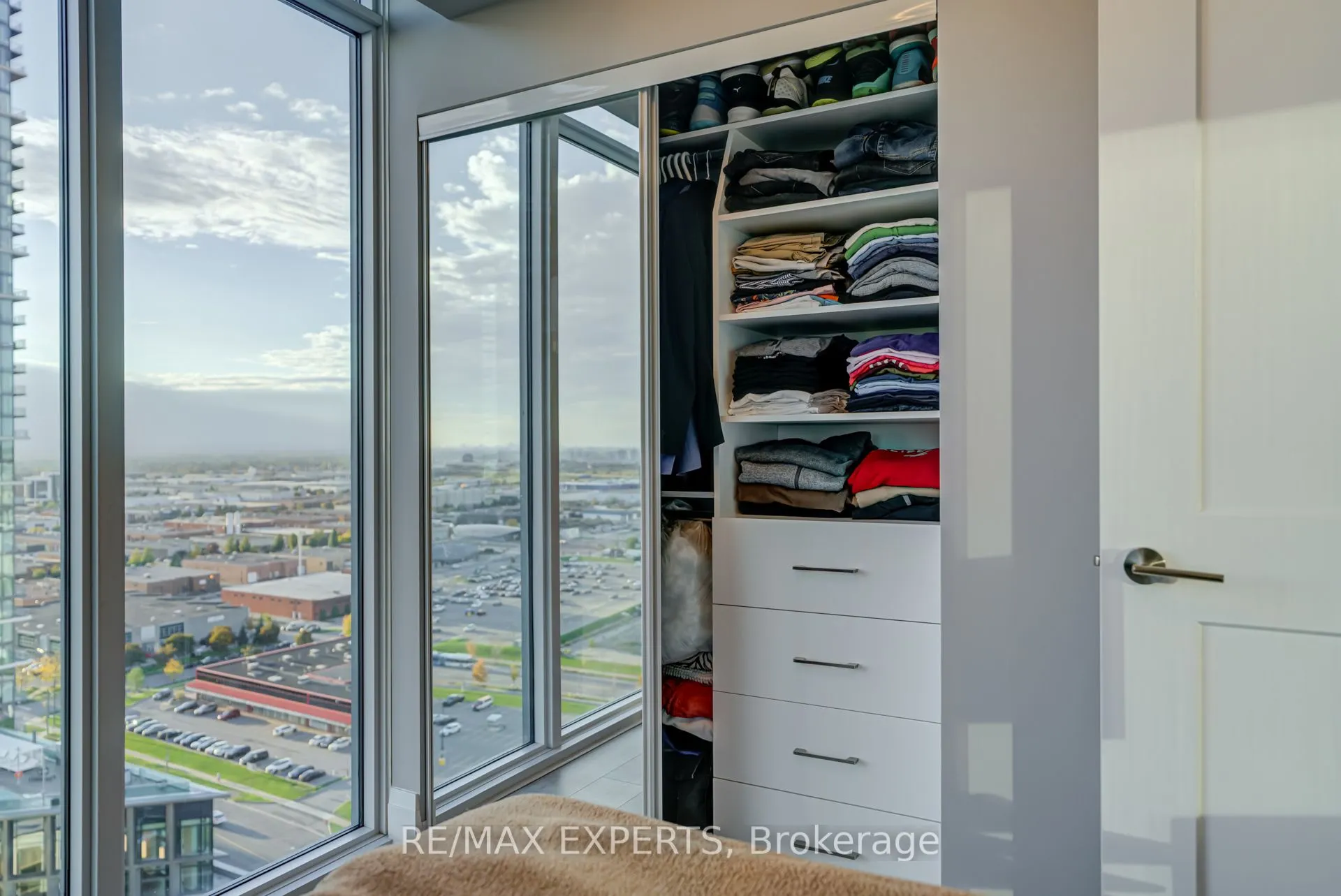 7895 Jane Street, #2106
