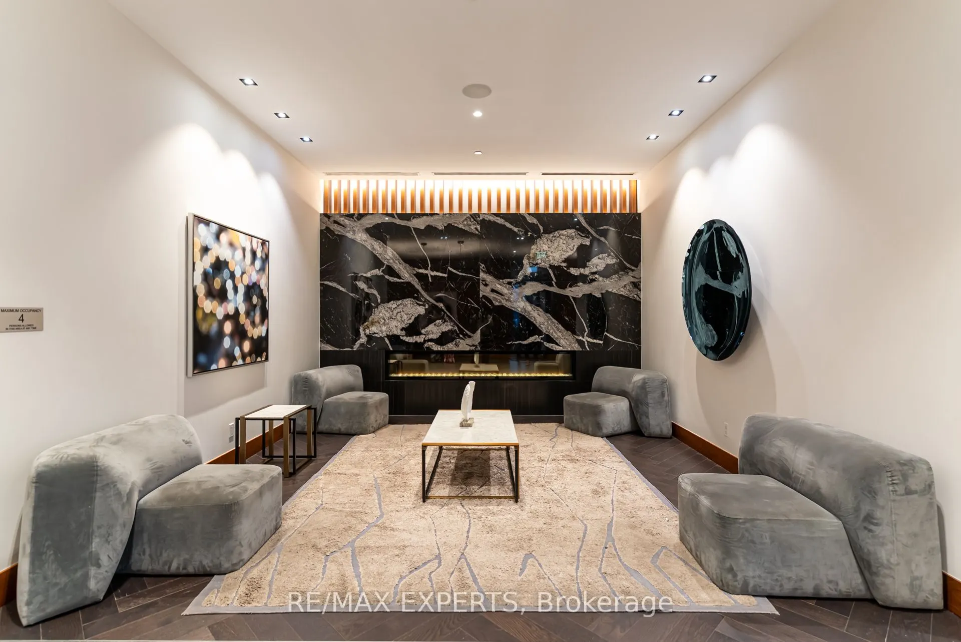 7895 Jane Street, #2106