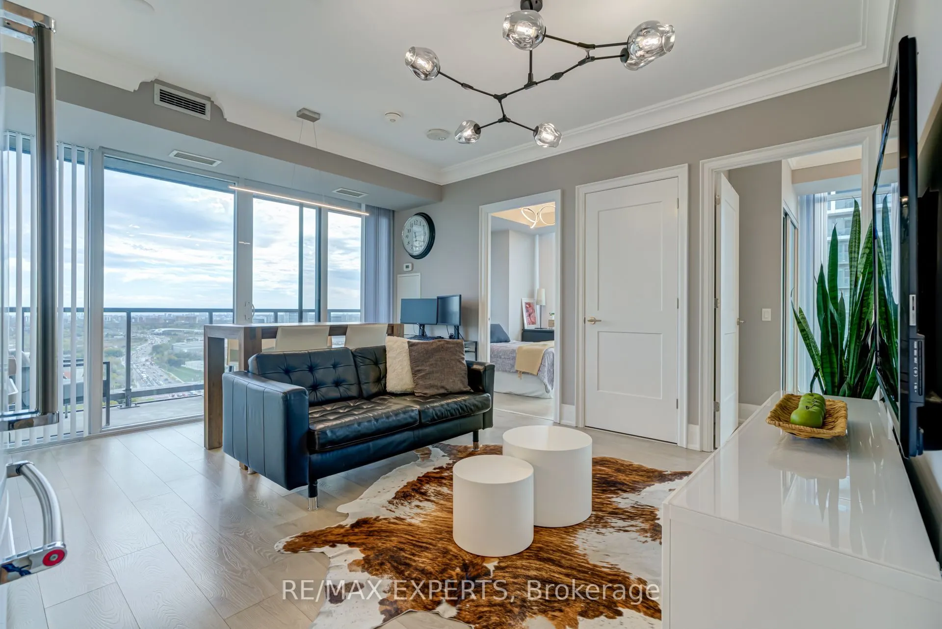 7895 Jane Street, #2106