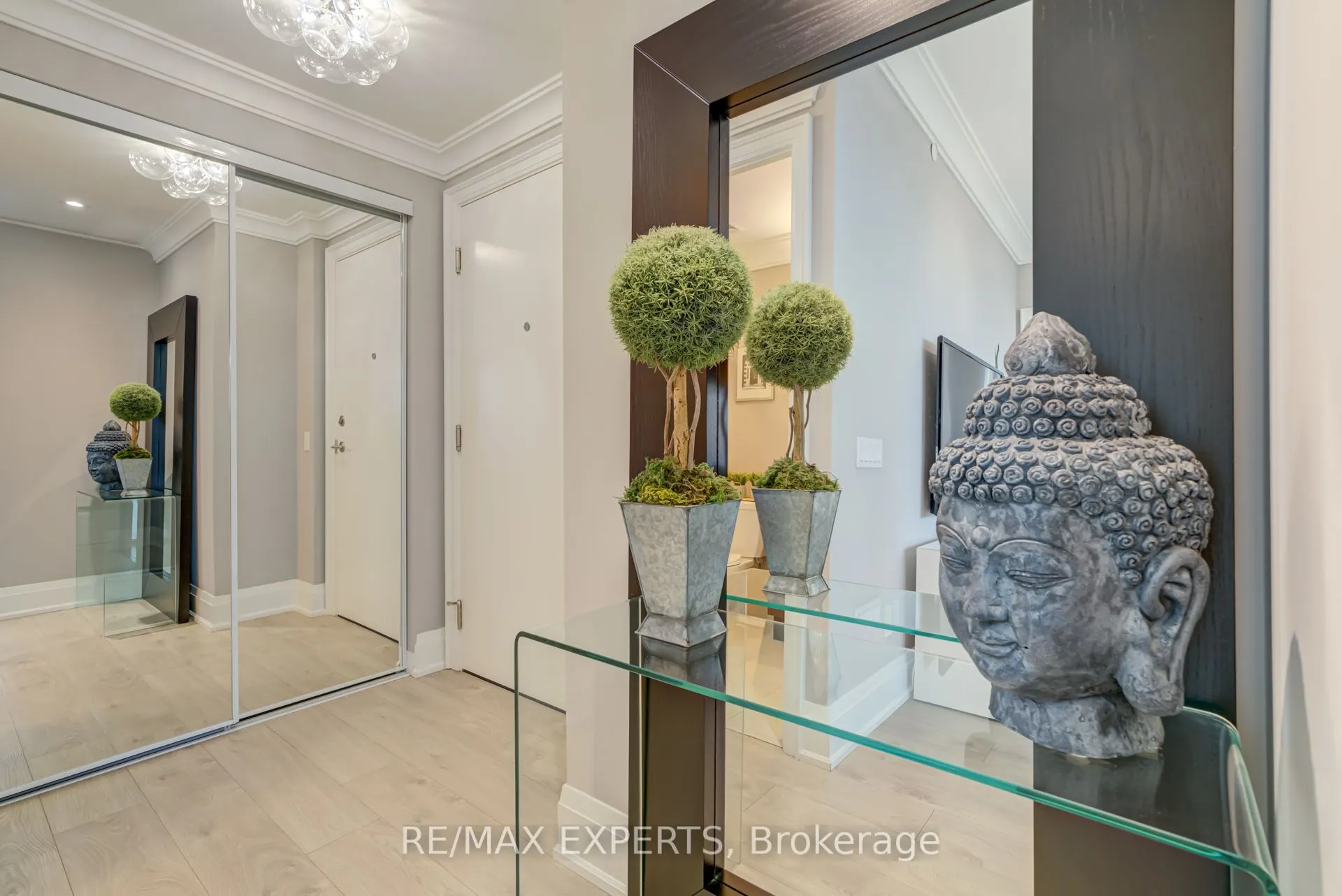 7895 Jane Street, #2106