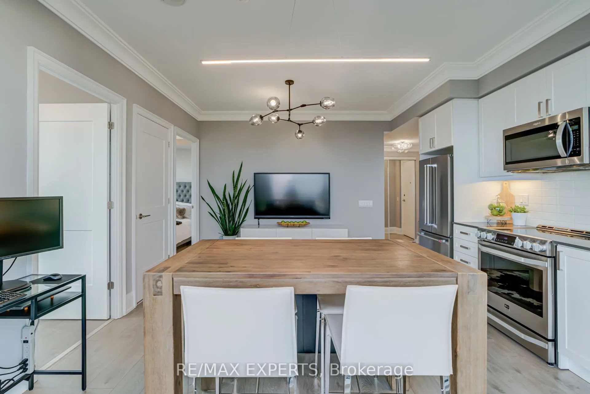 7895 Jane Street, #2106