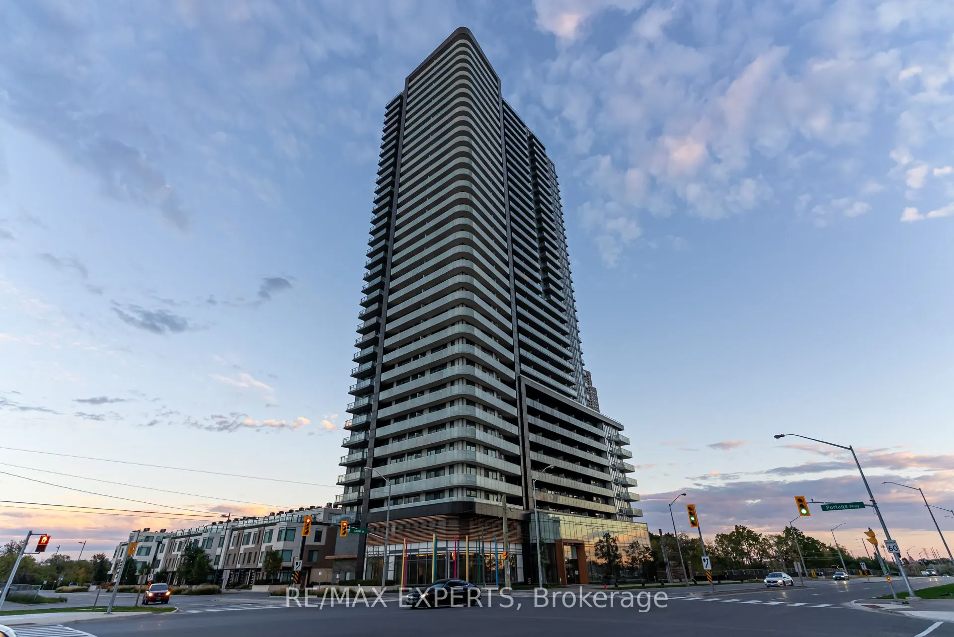 7895 Jane Street, #2106