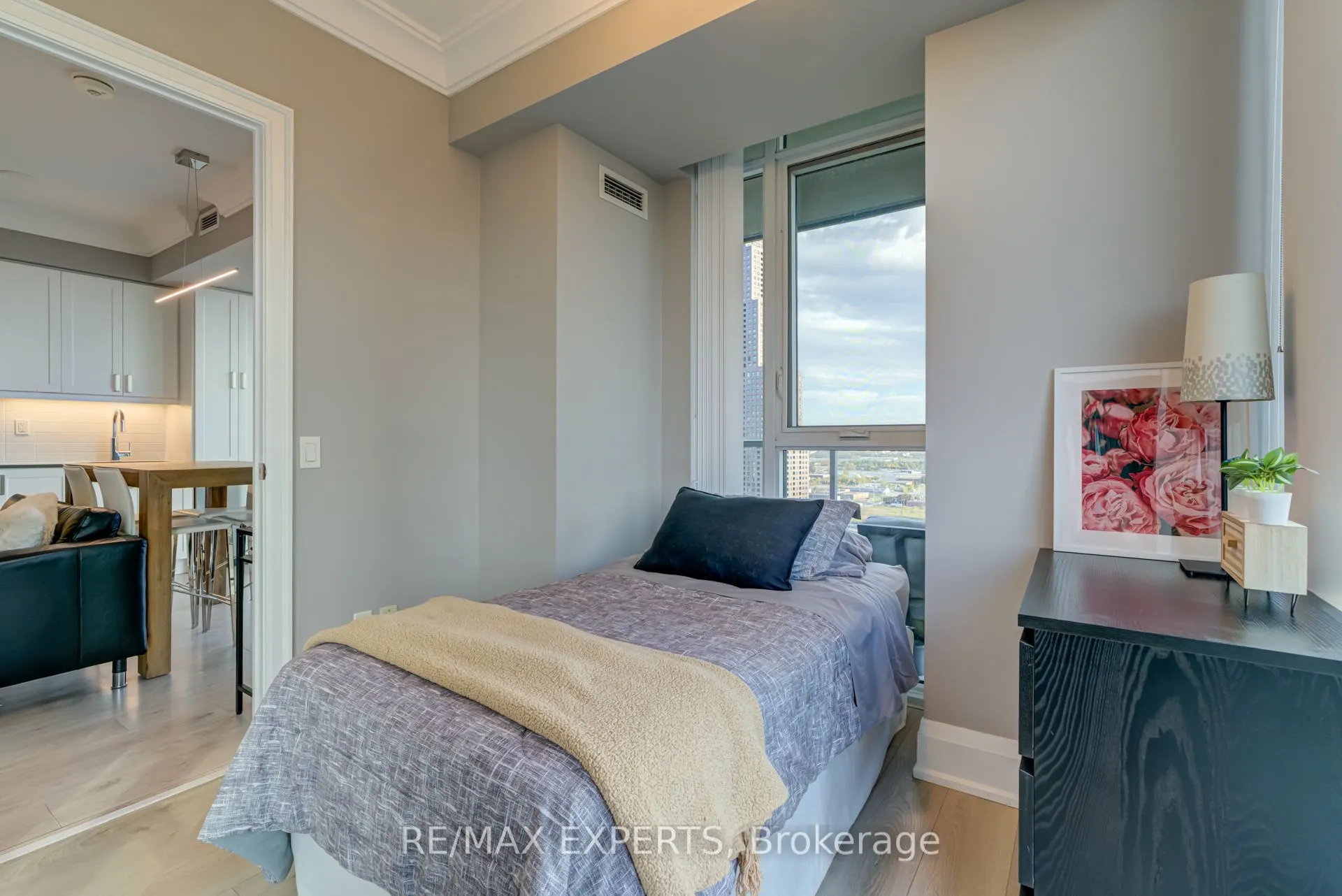 7895 Jane Street, #2106