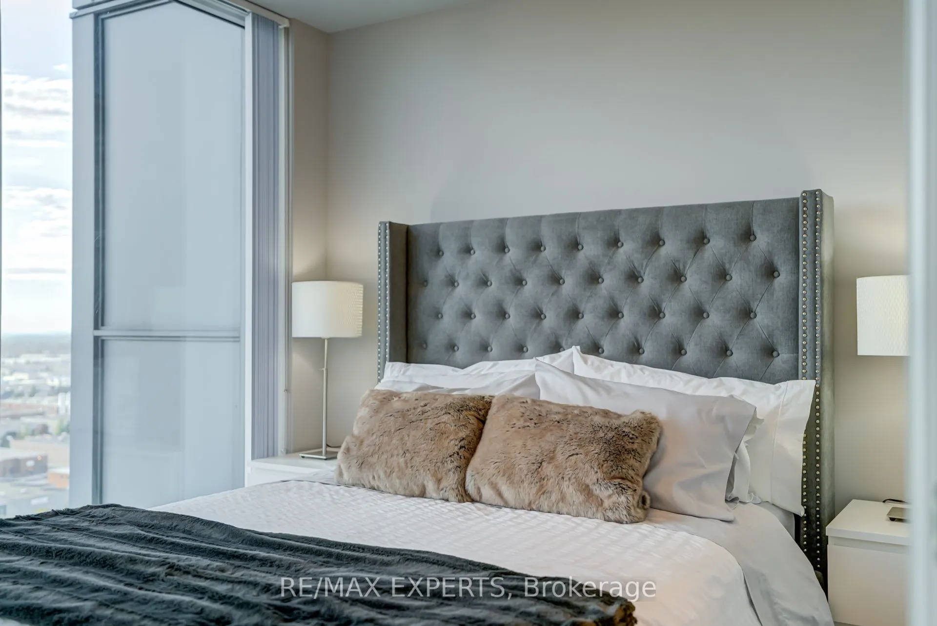 7895 Jane Street, #2106