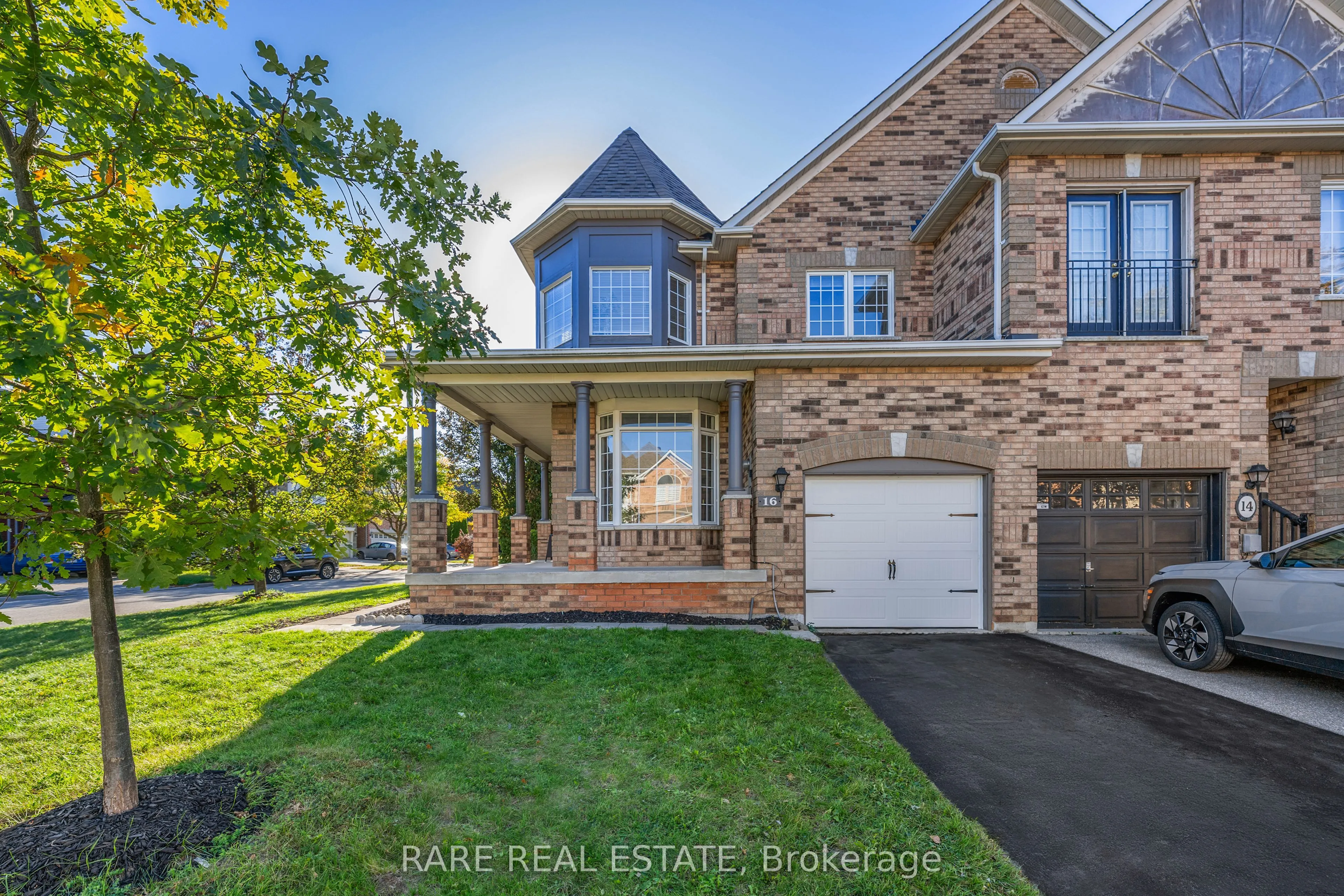 16 Ebony Gate