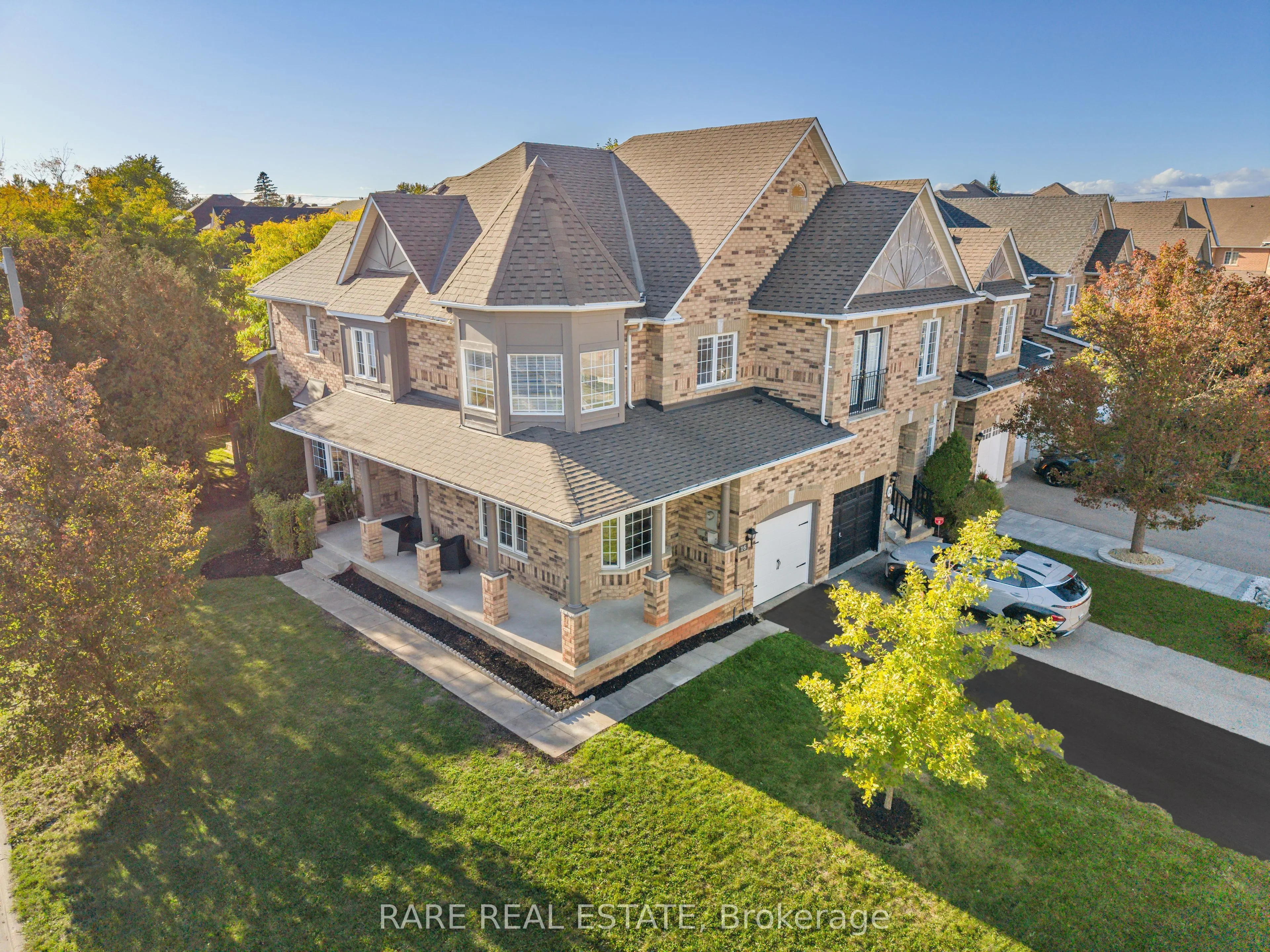 16 Ebony Gate