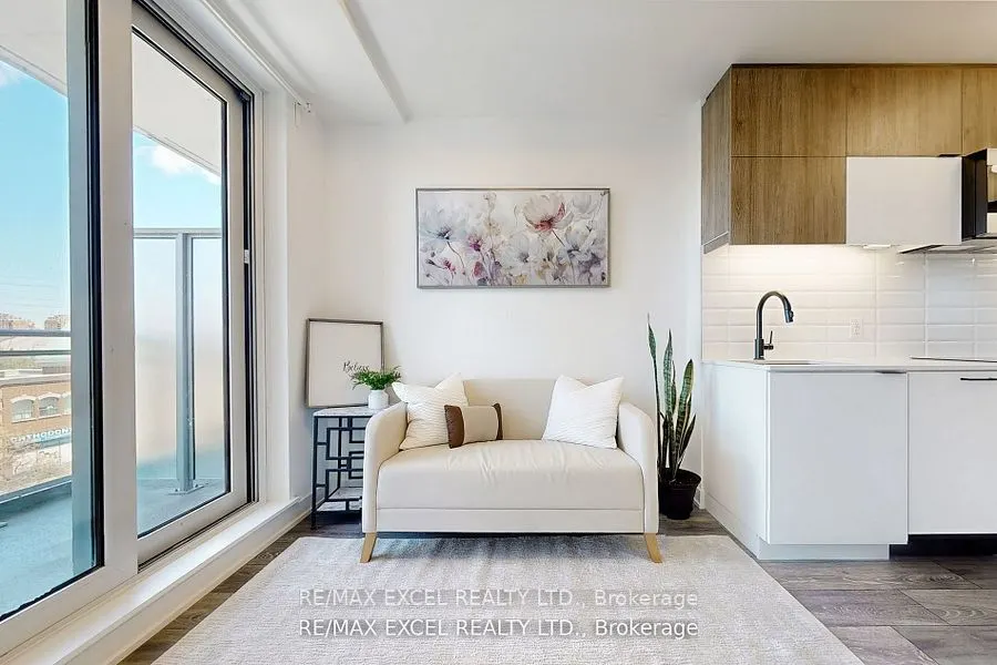 8888 Yonge Street, #318