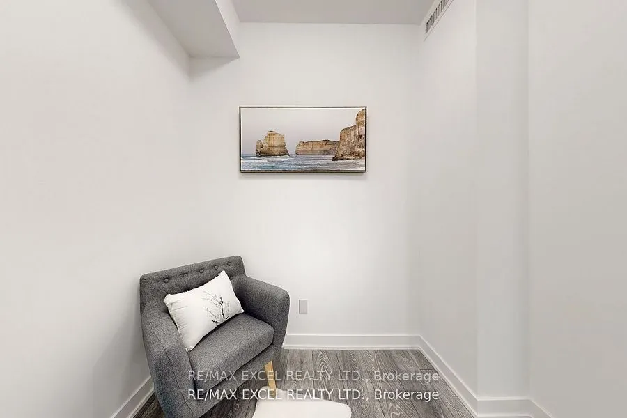 8888 Yonge Street, #318