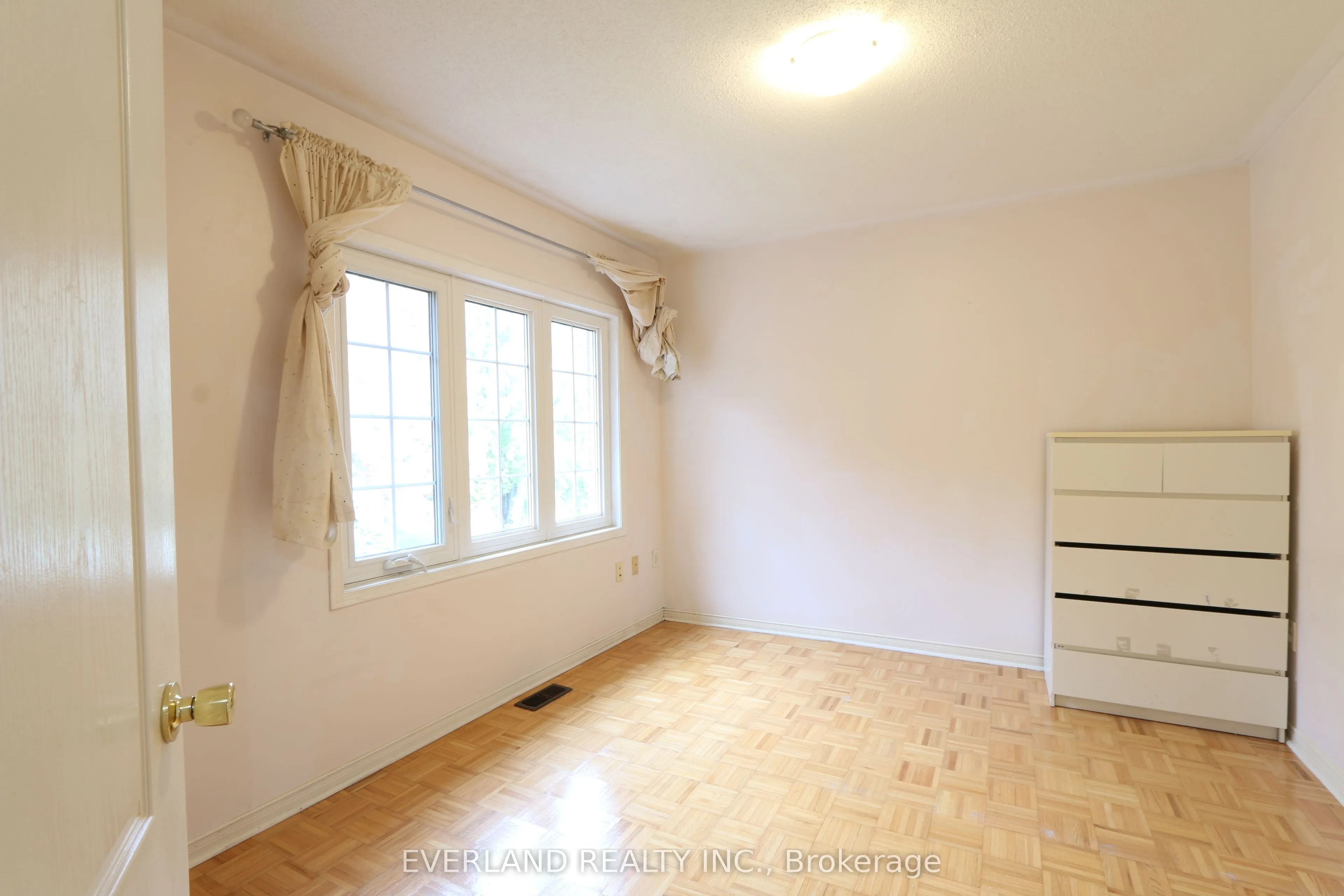 49 Falling River Drive, #Upper