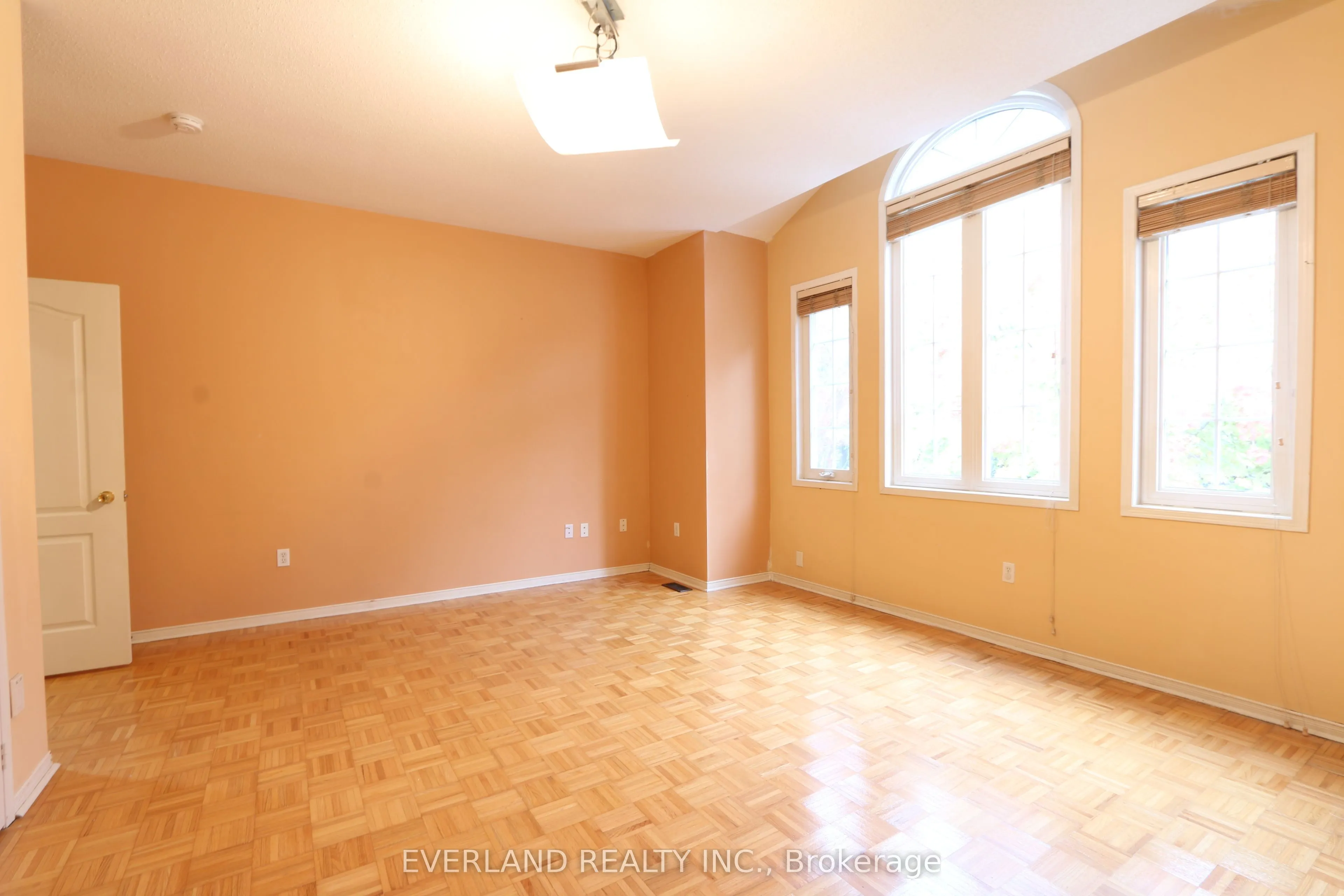 49 Falling River Drive, #Upper