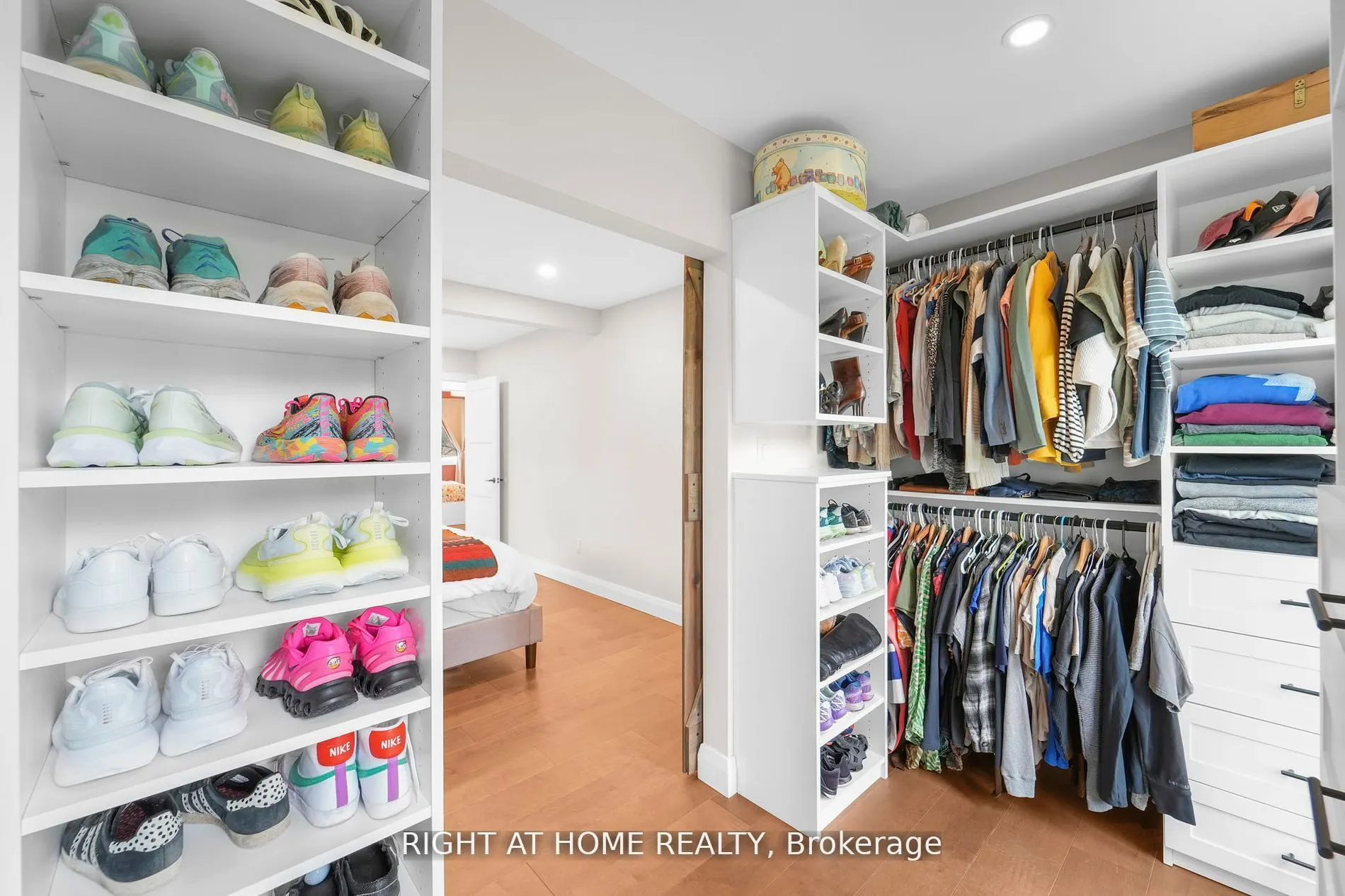 17083 Warden Avenue