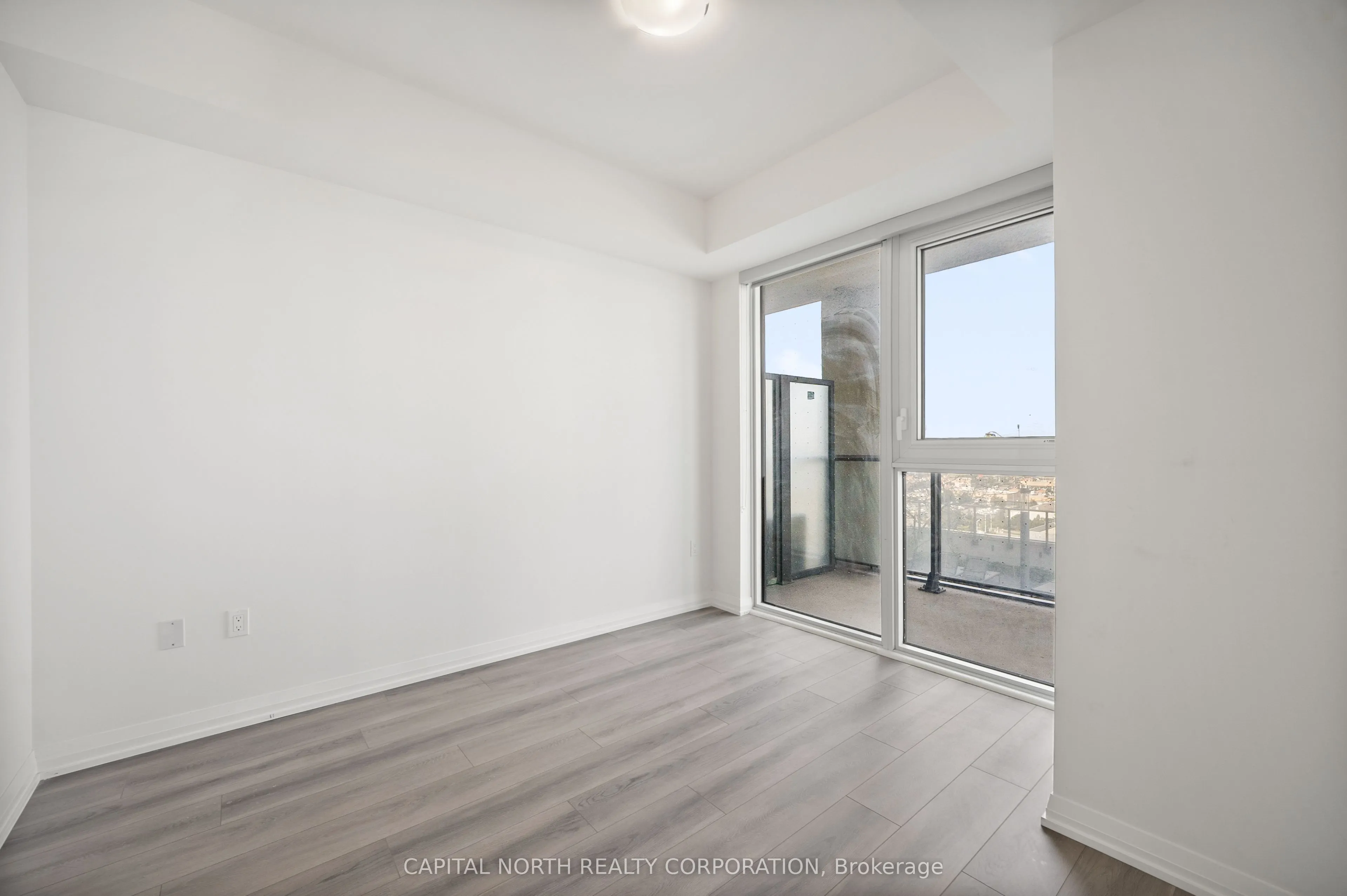 9000 Jane Street, #911