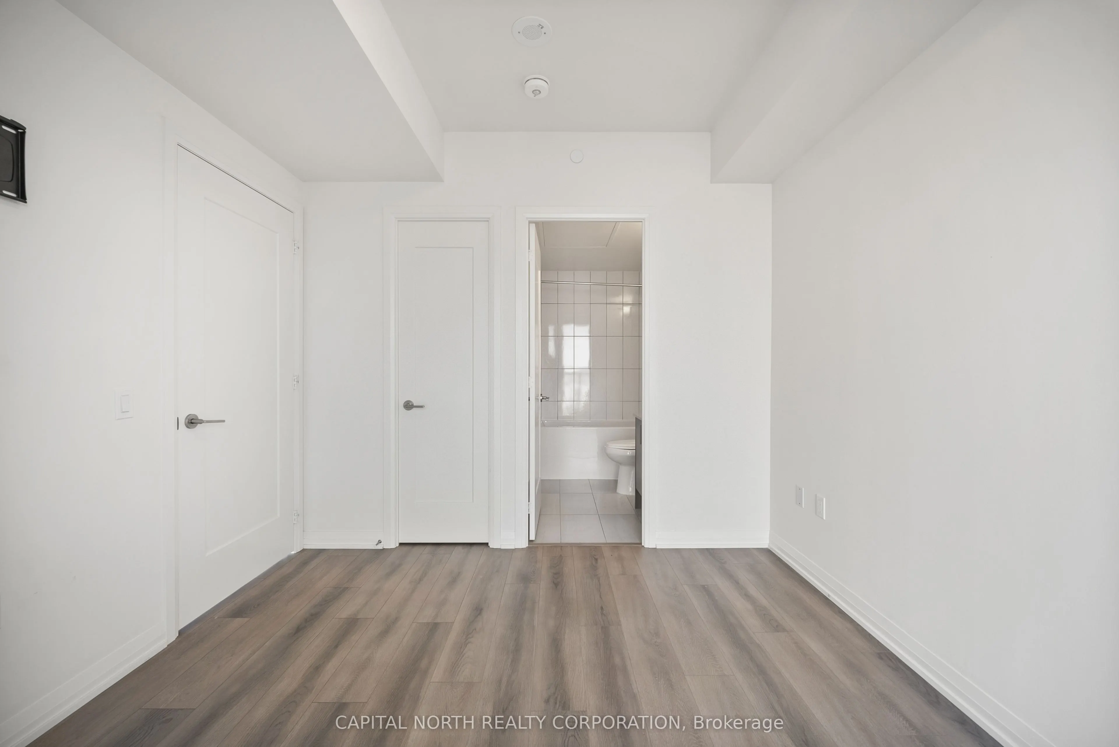 9000 Jane Street, #911