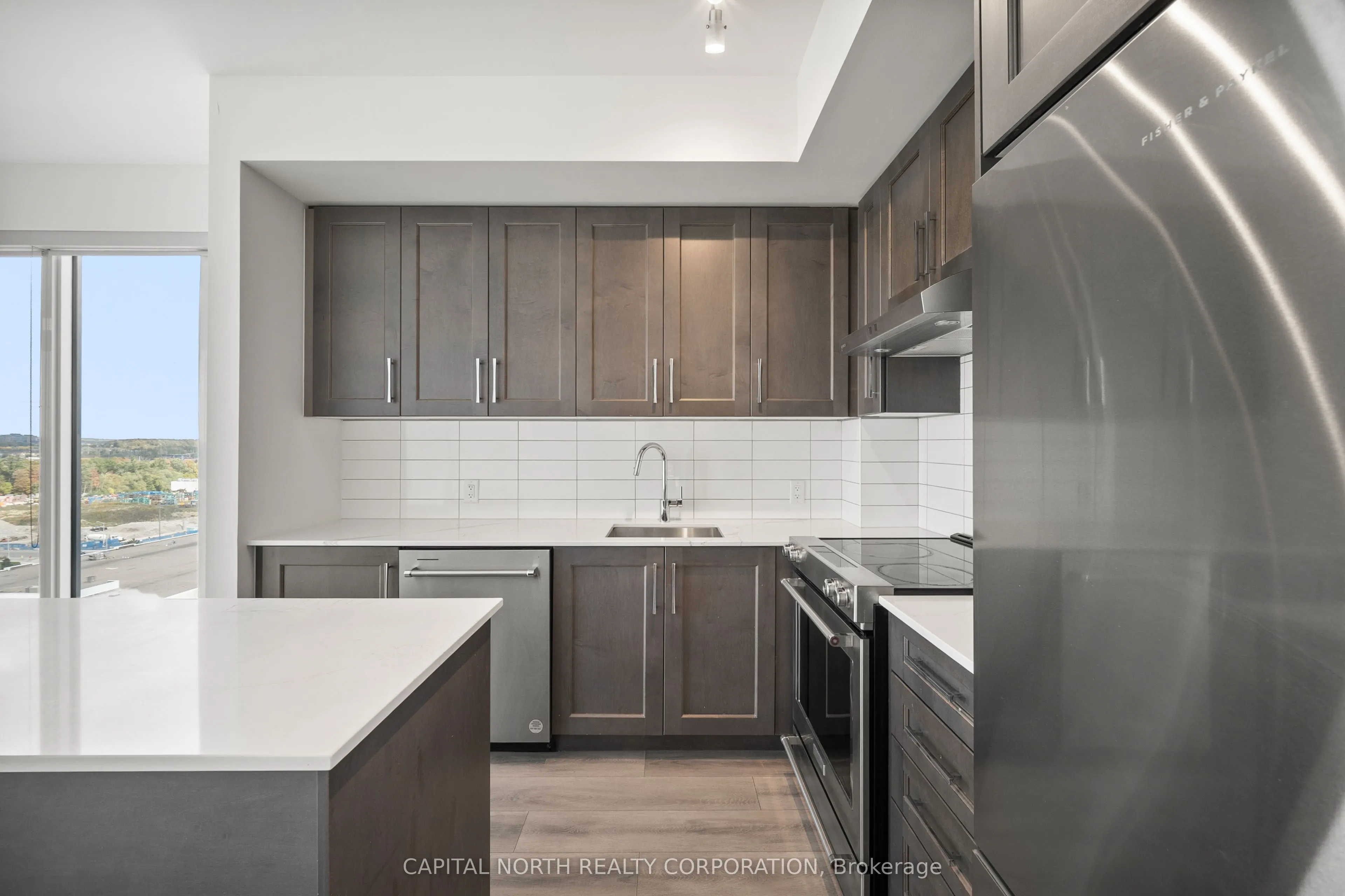 9000 Jane Street, #911