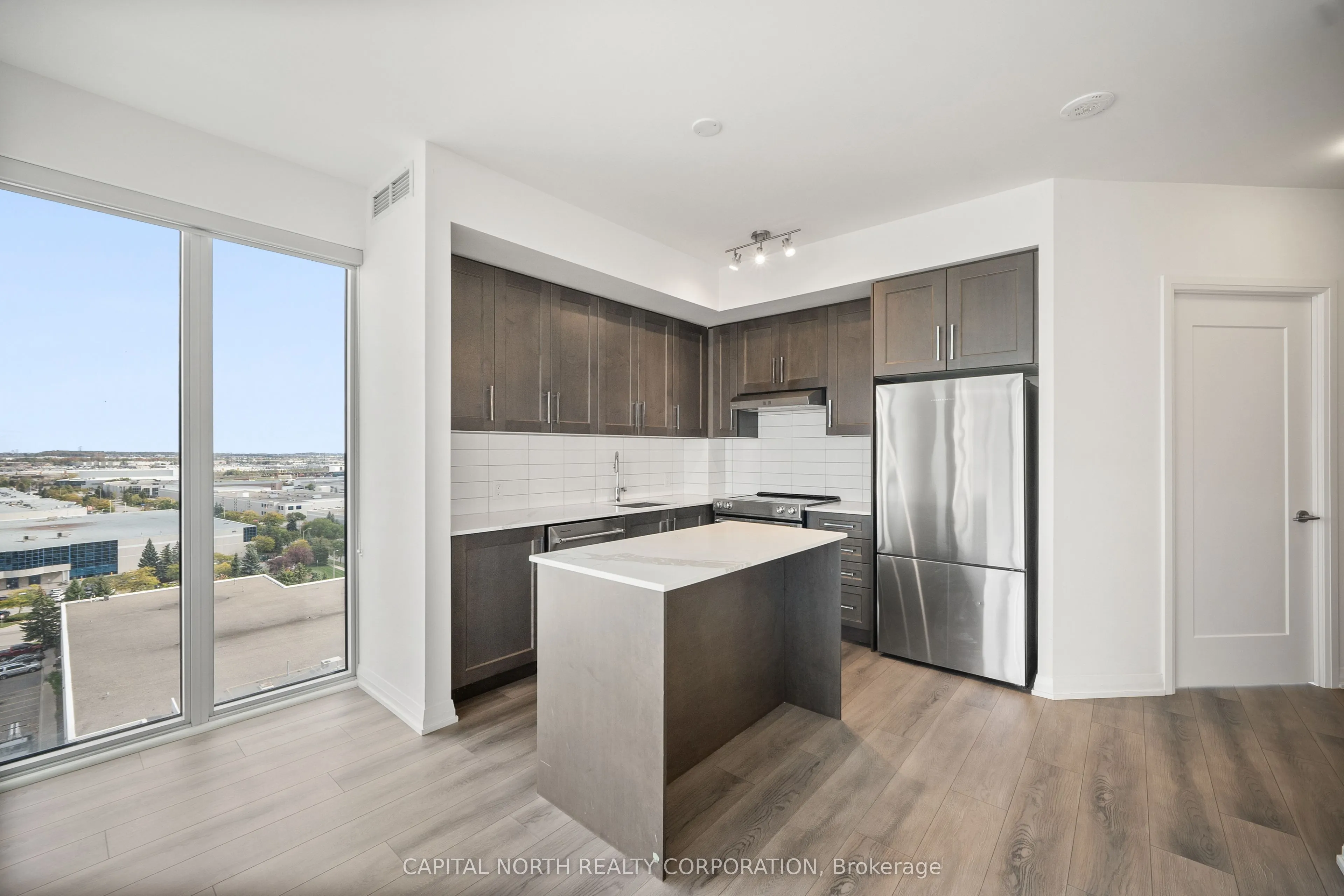 9000 Jane Street, #911