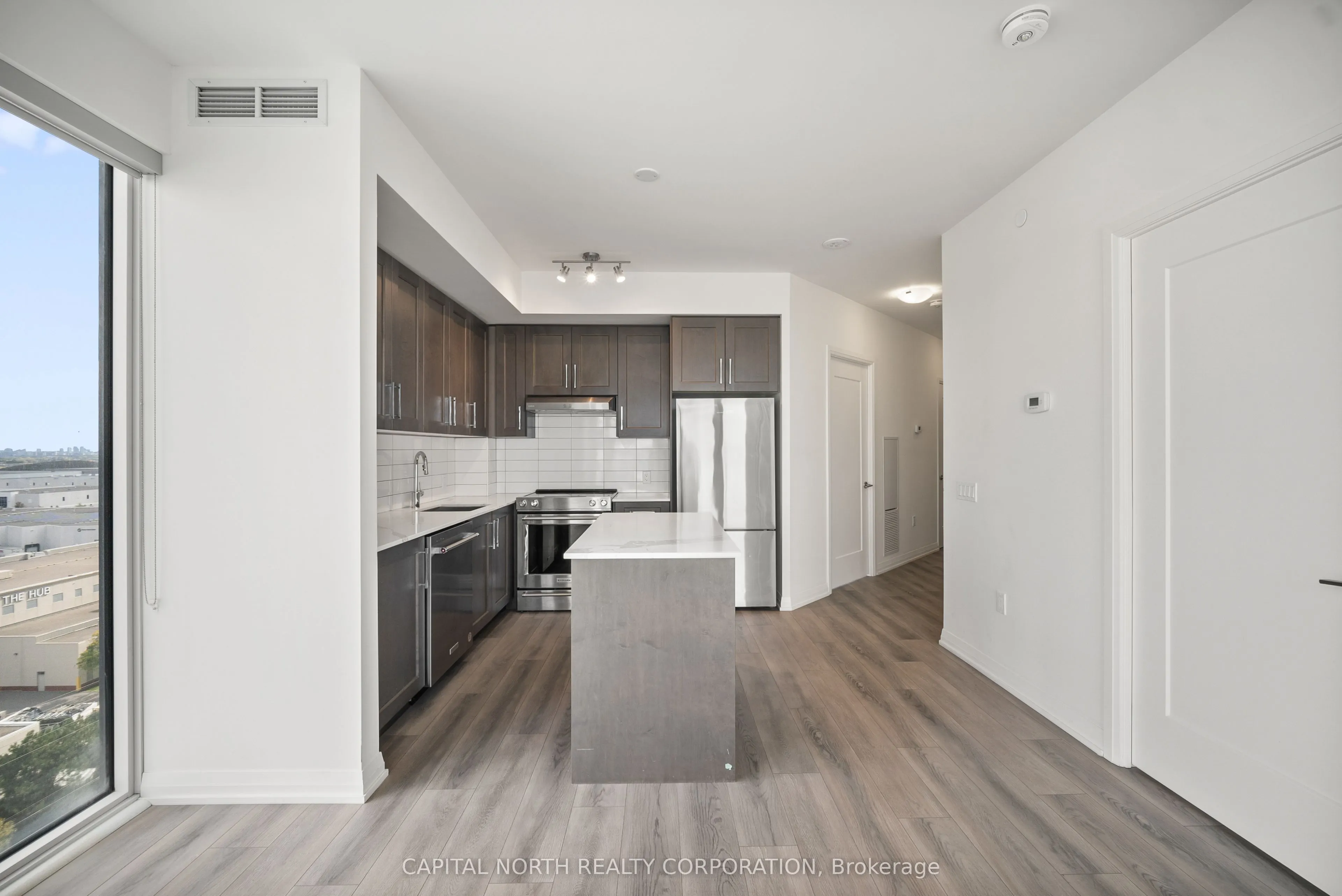 9000 Jane Street, #911