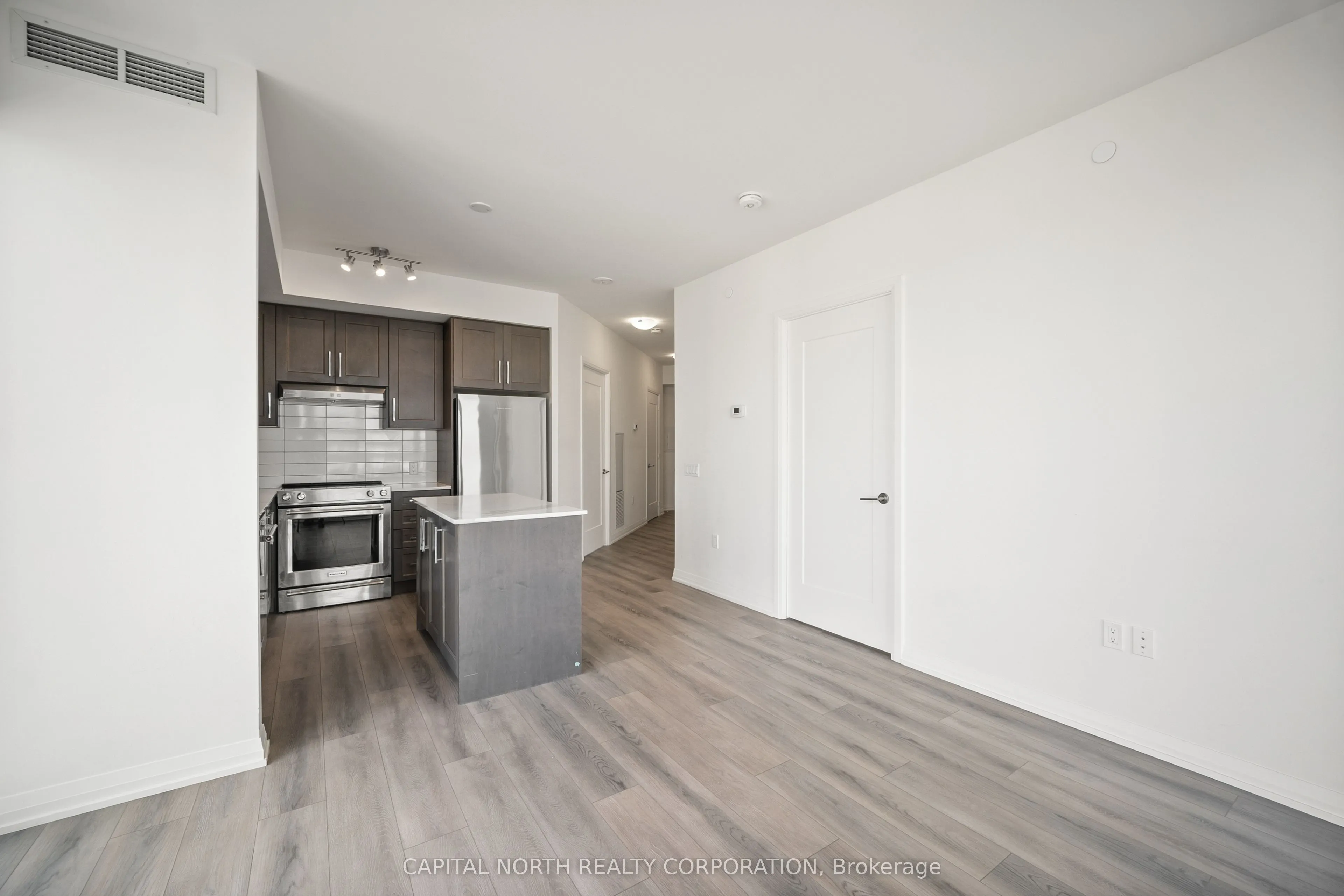 9000 Jane Street, #911