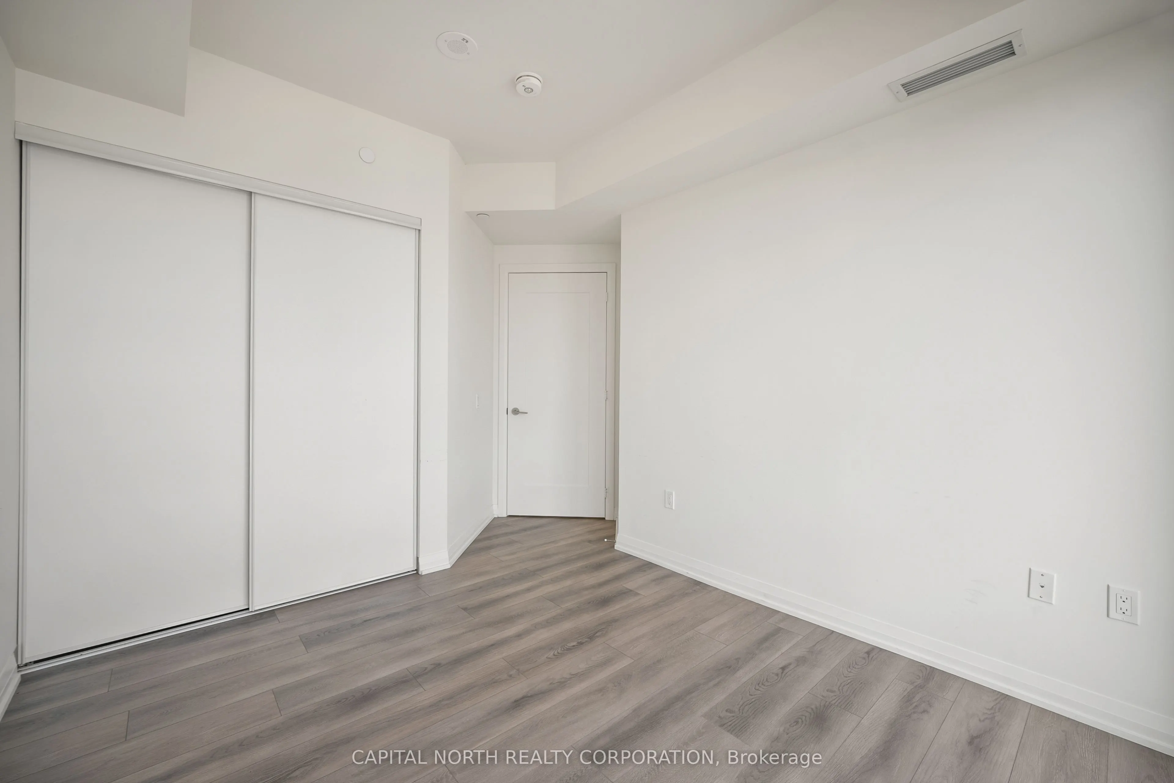 9000 Jane Street, #911