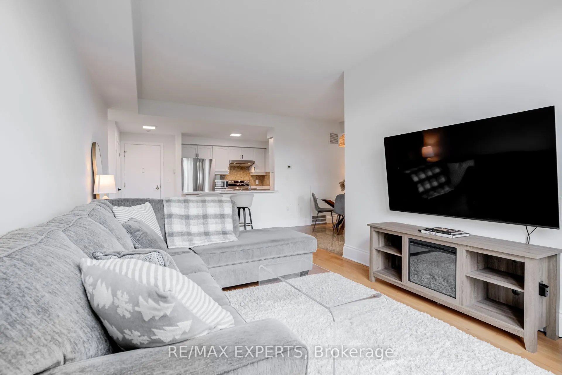 53 Woodbridge Avenue N, #408