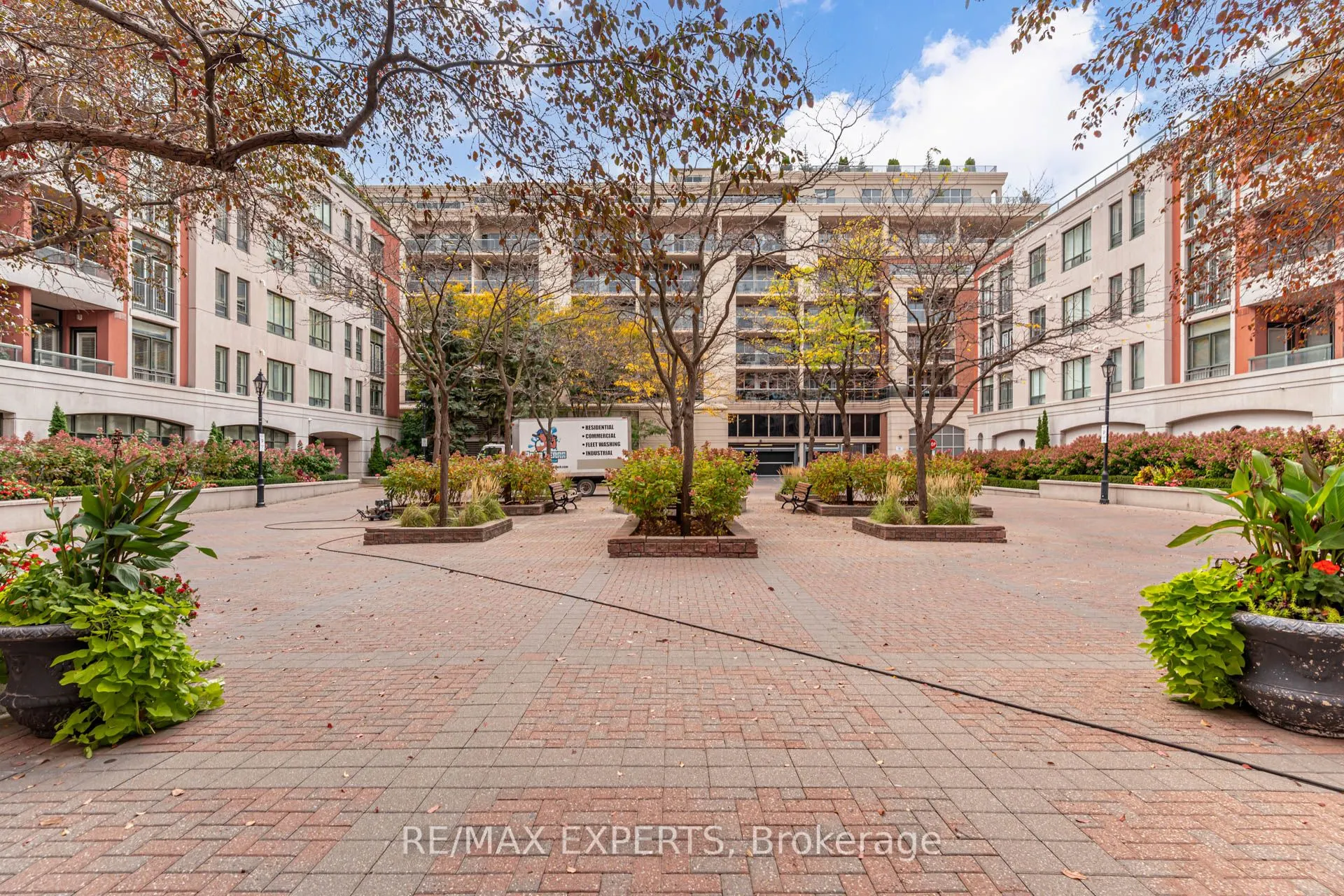 53 Woodbridge Avenue N, #408