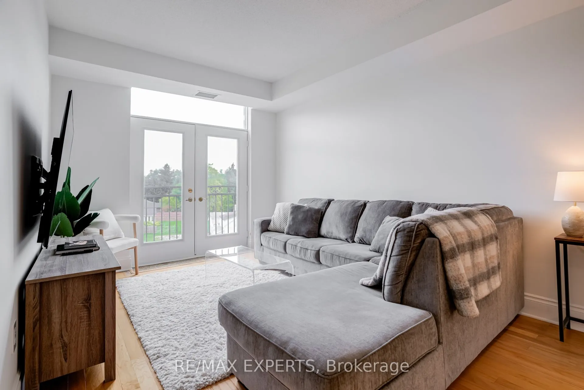 53 Woodbridge Avenue N, #408