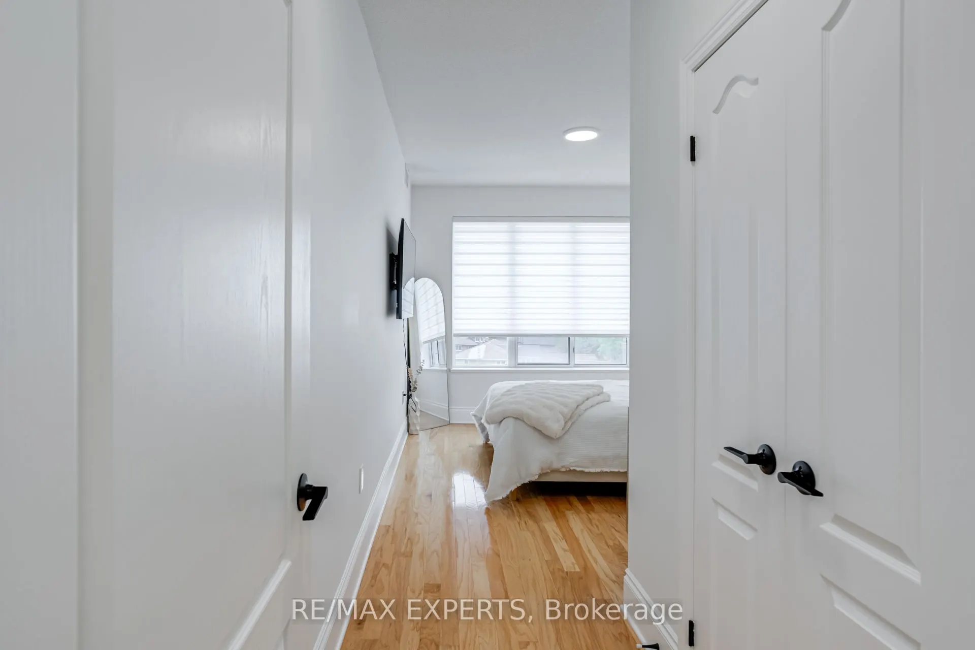 53 Woodbridge Avenue N, #408