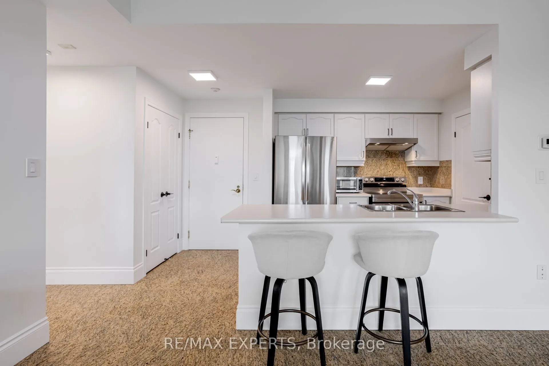 53 Woodbridge Avenue N, #408