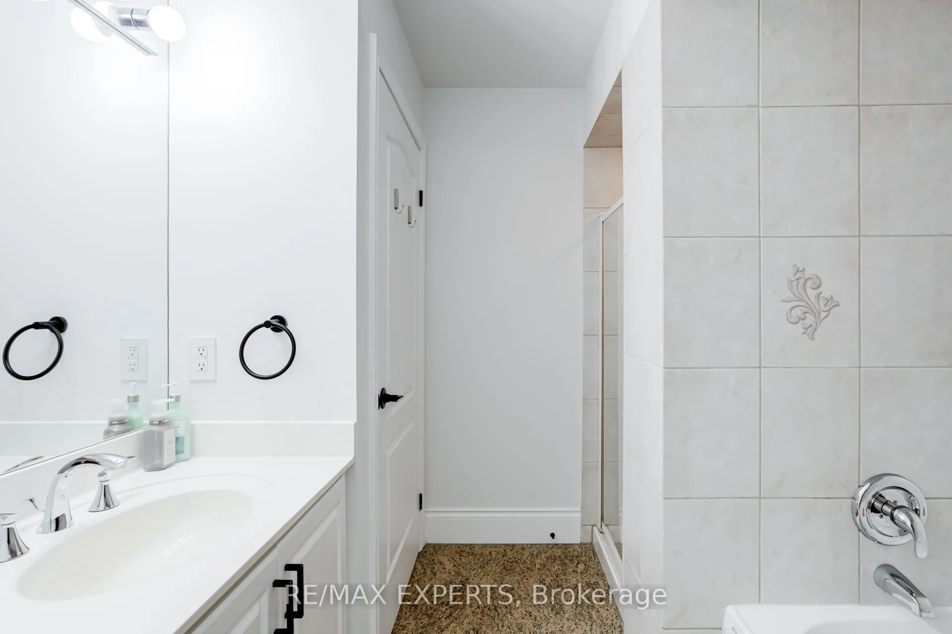 53 Woodbridge Avenue N, #408