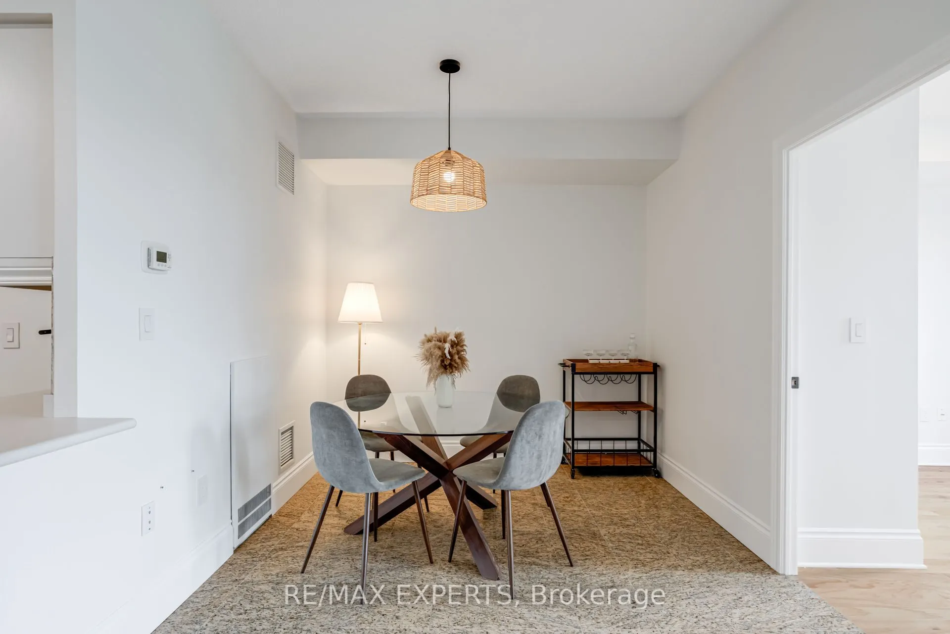 53 Woodbridge Avenue N, #408