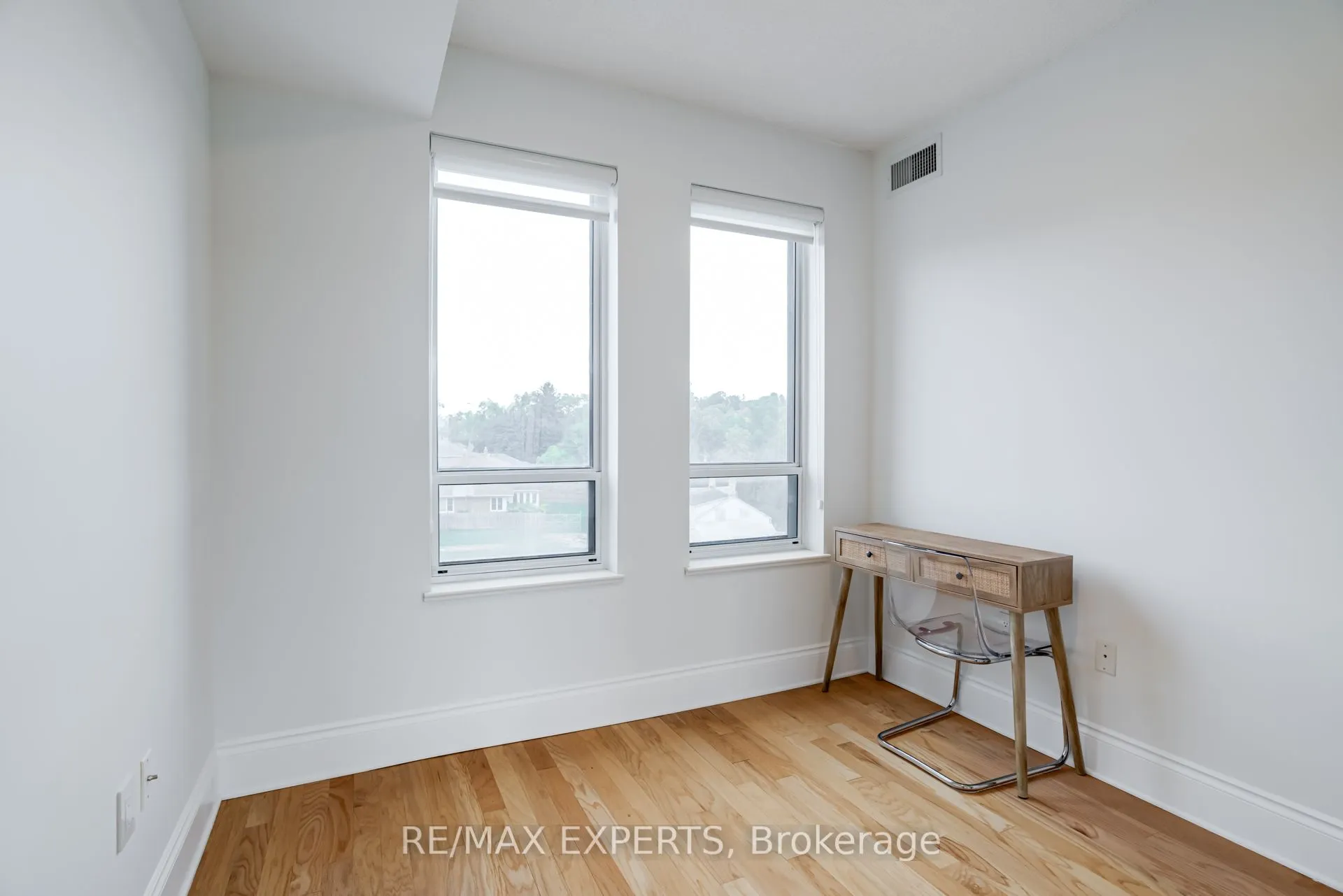 53 Woodbridge Avenue N, #408