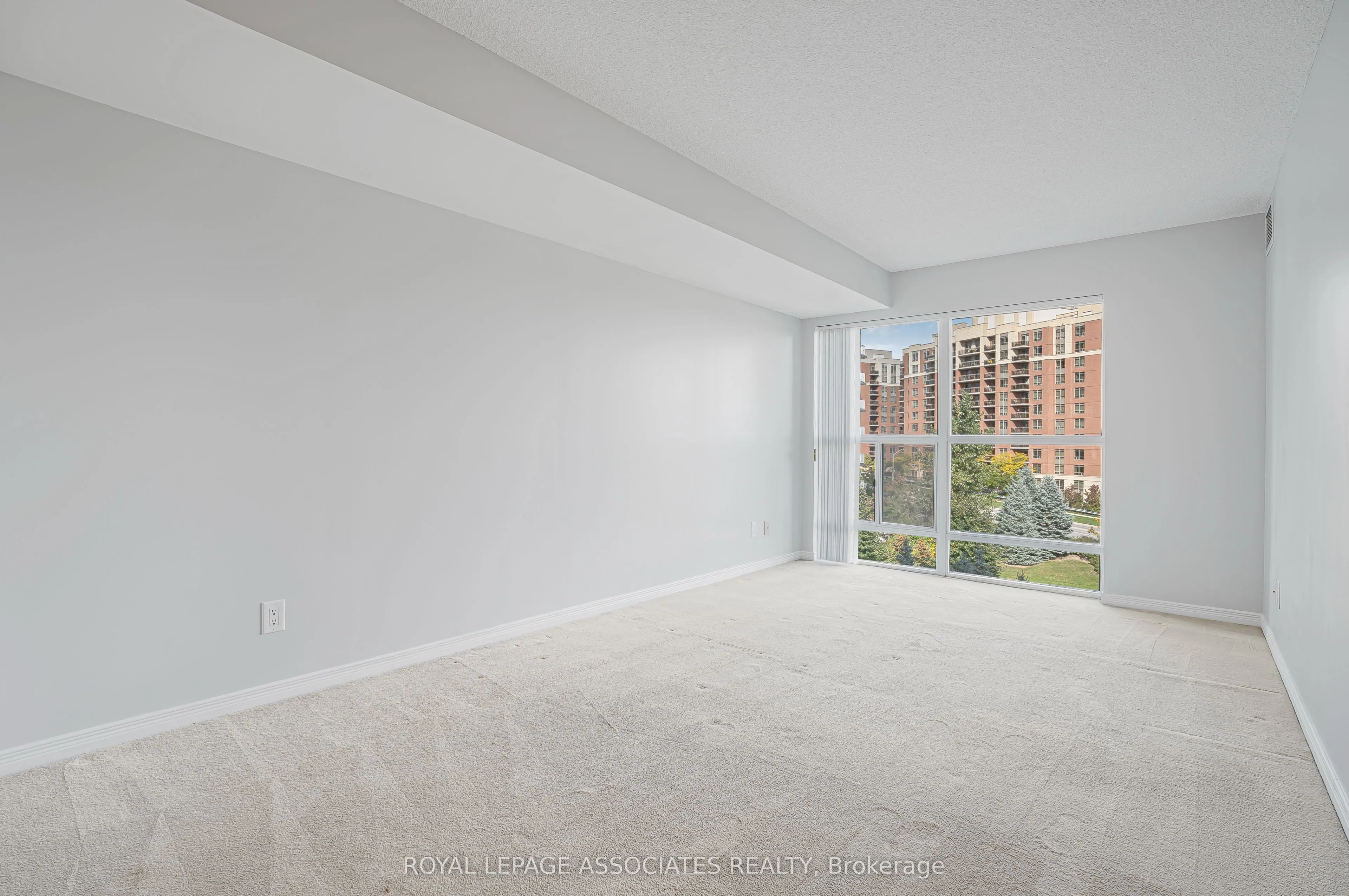 185 Oneida Crescent, #715