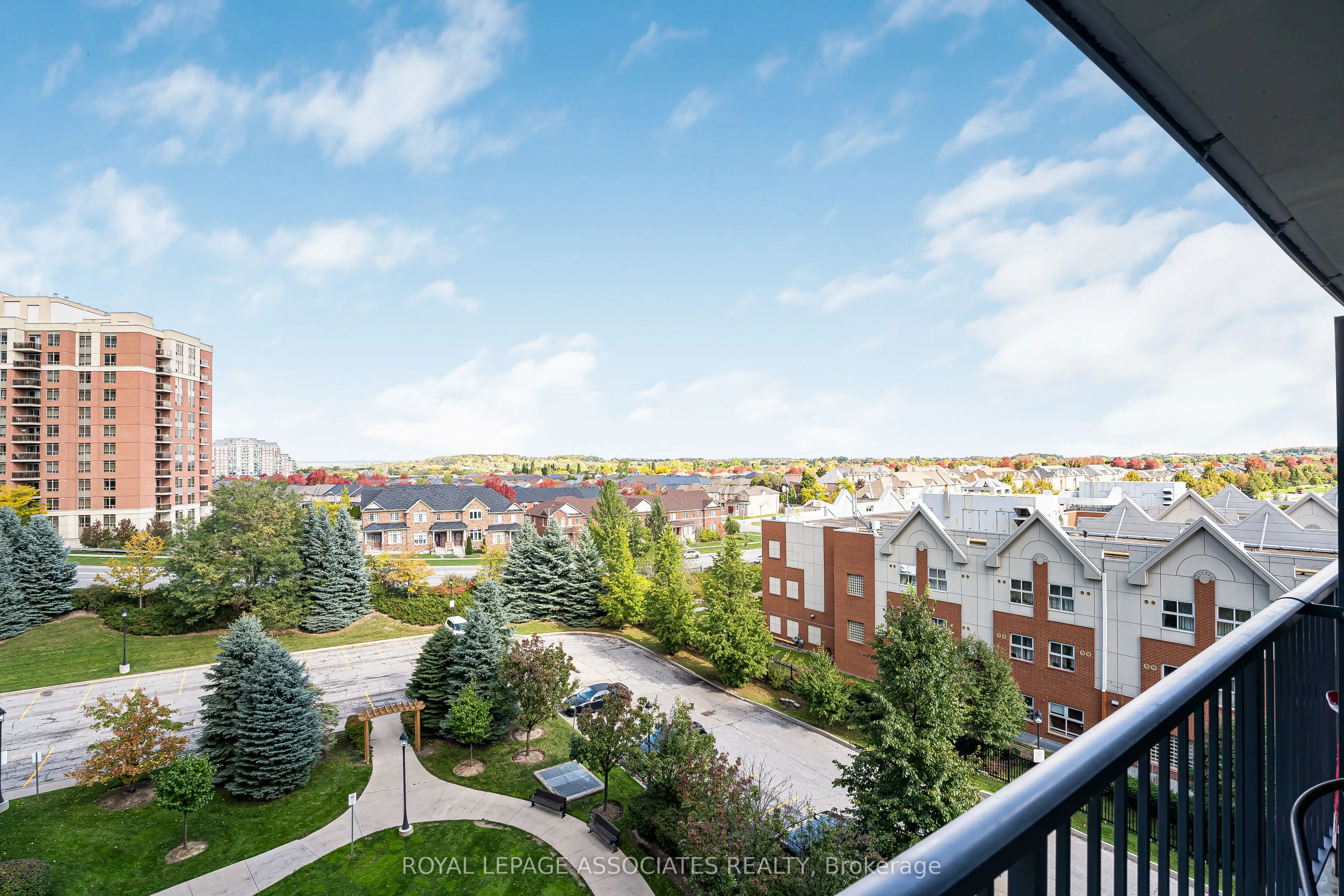 185 Oneida Crescent, #715