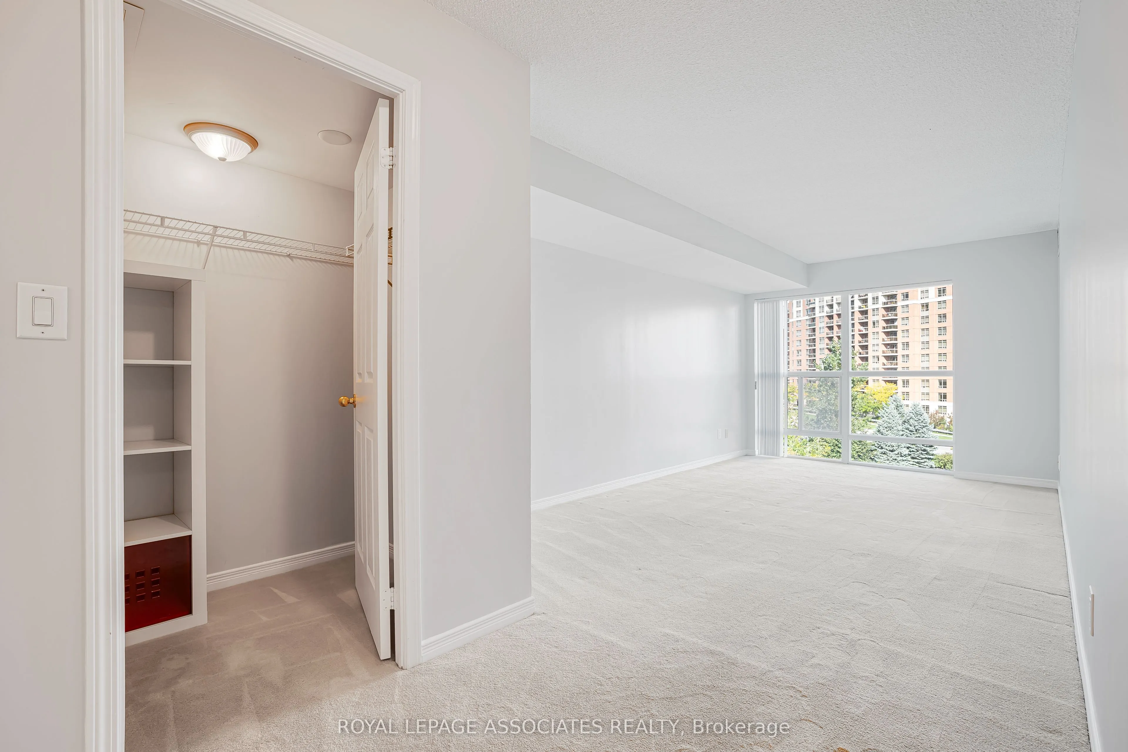 185 Oneida Crescent, #715