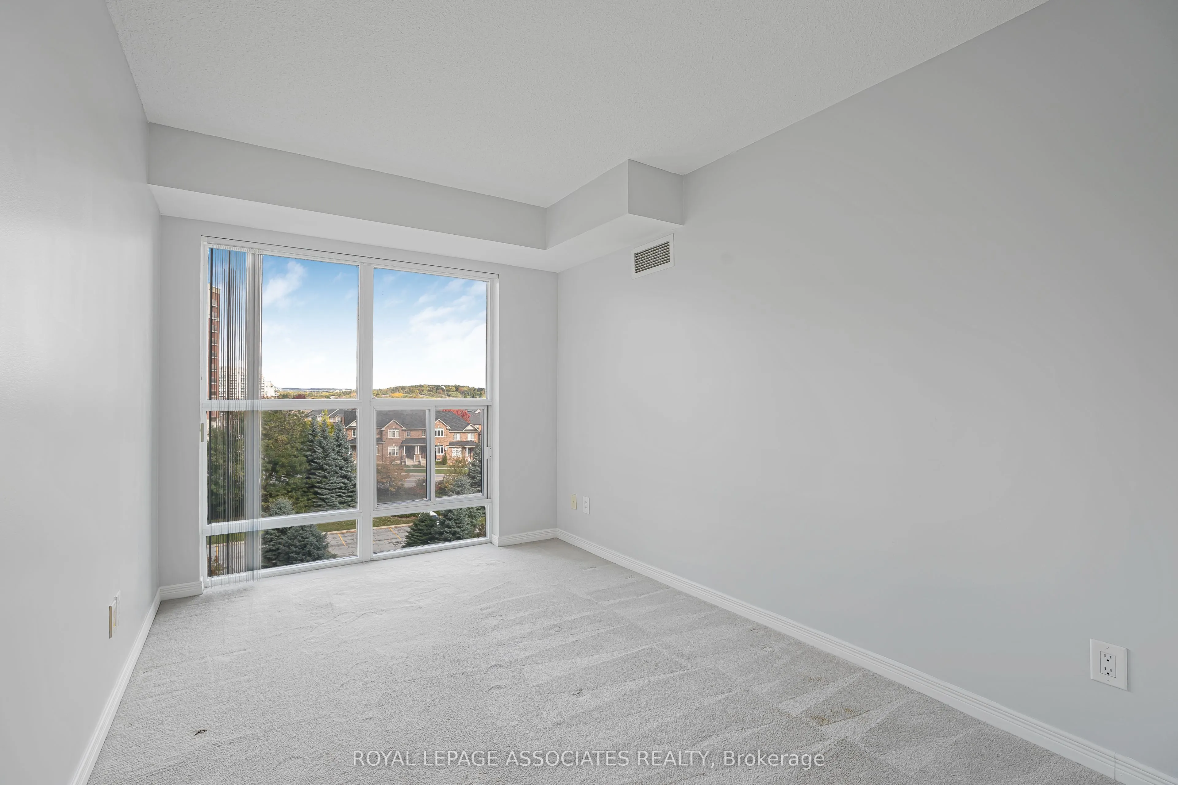 185 Oneida Crescent, #715