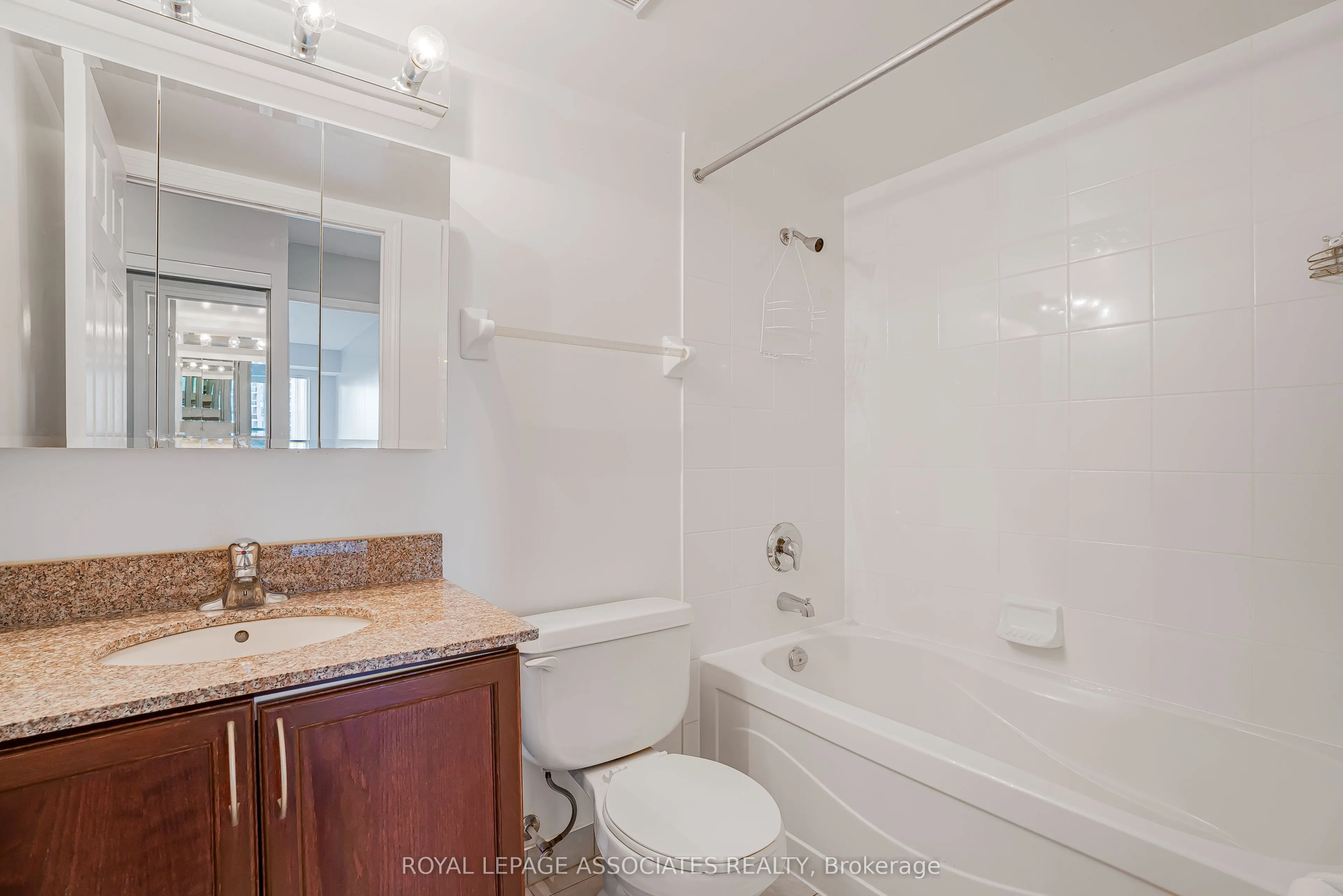 185 Oneida Crescent, #715